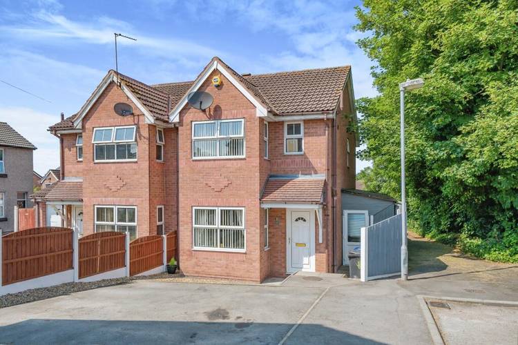 3 bedroom semi-detached house