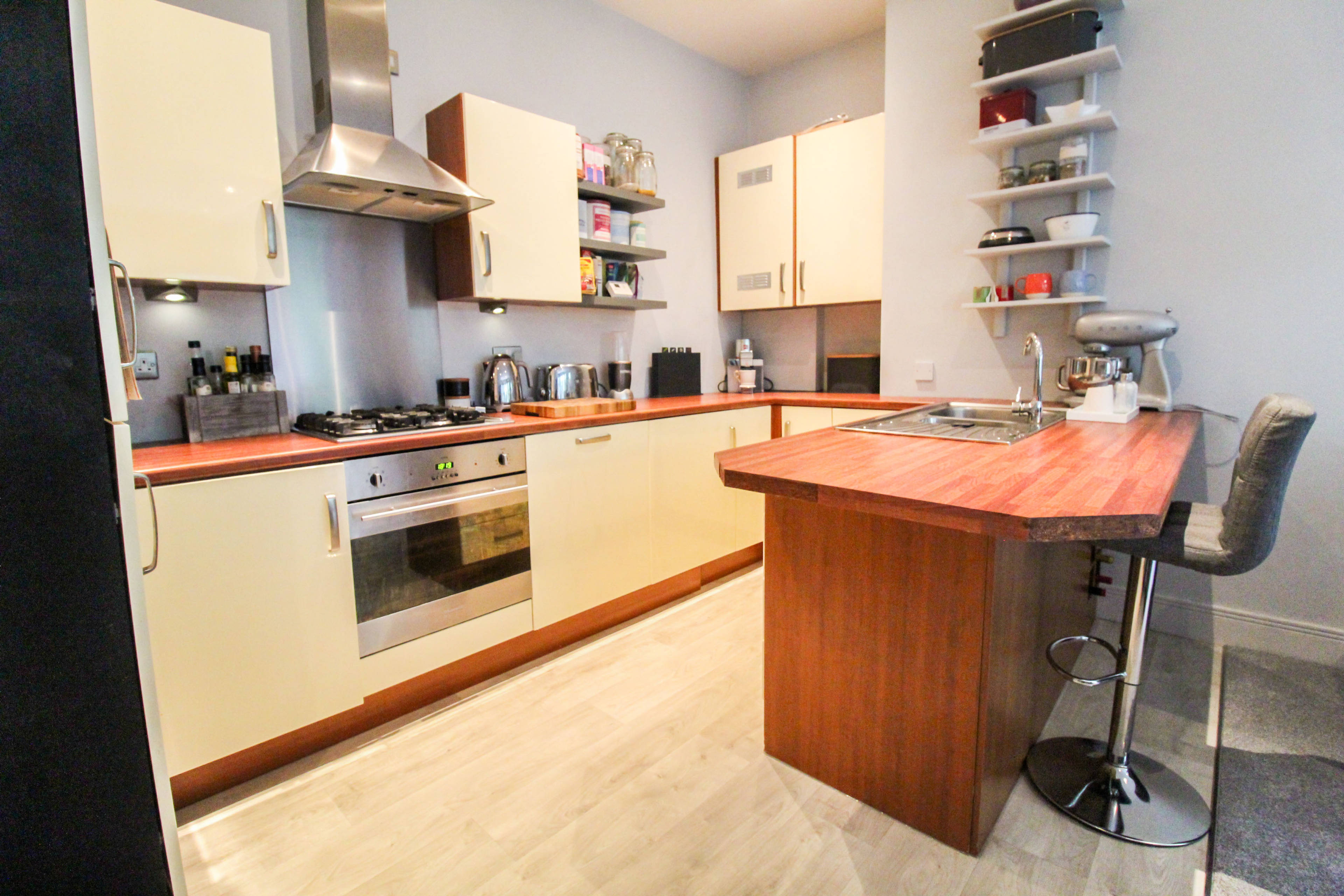 Lounge / Kitchen