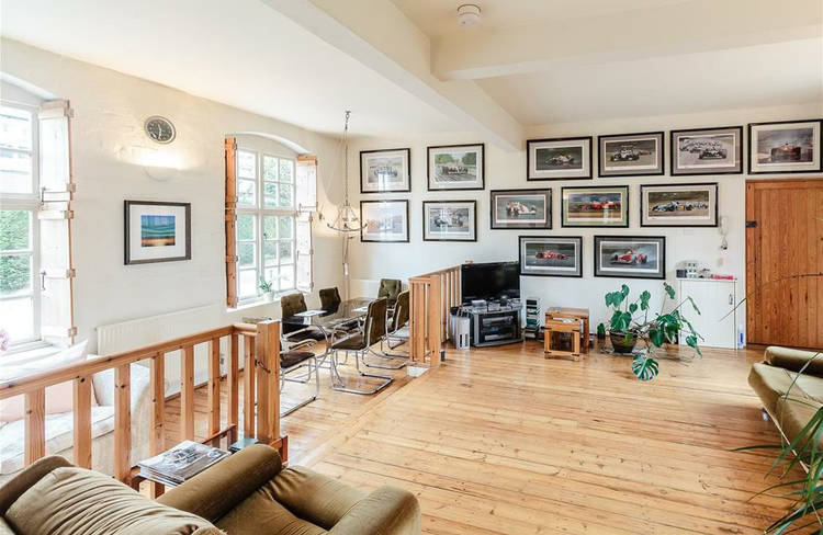 2 bedroom ground floor flat