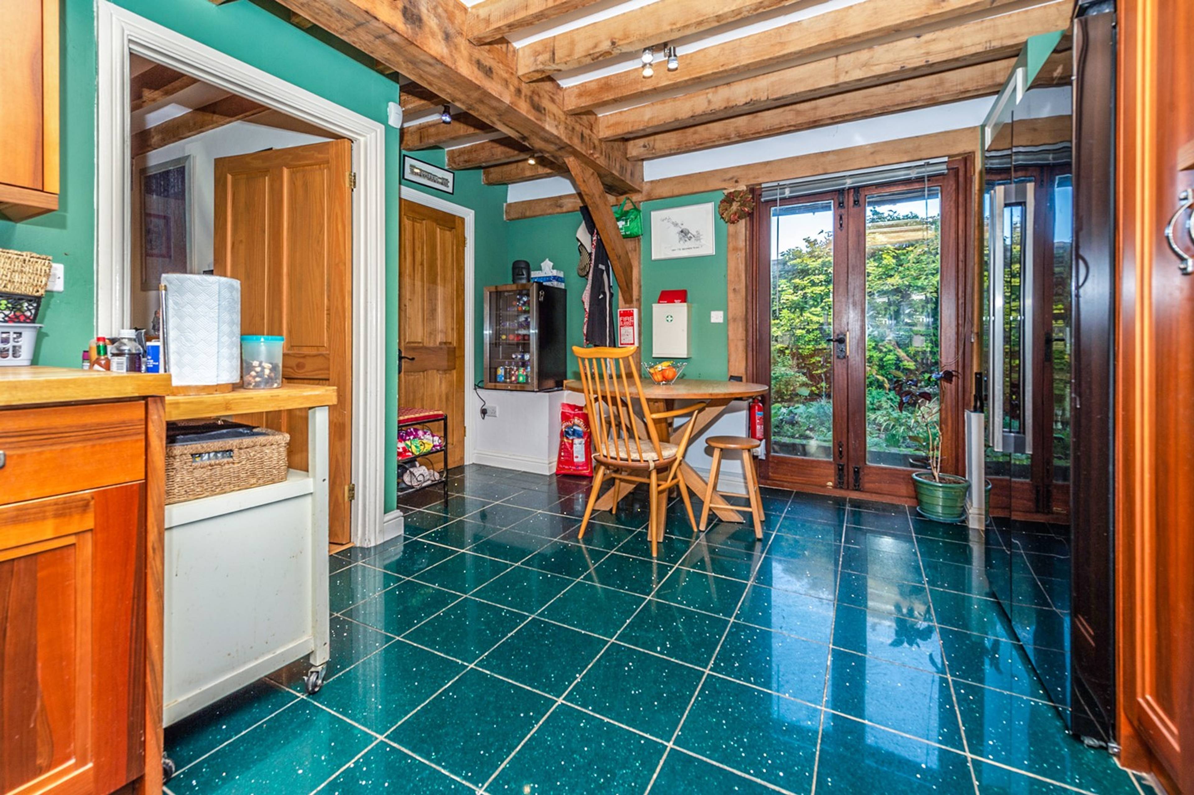 Kitchen/Breakfast