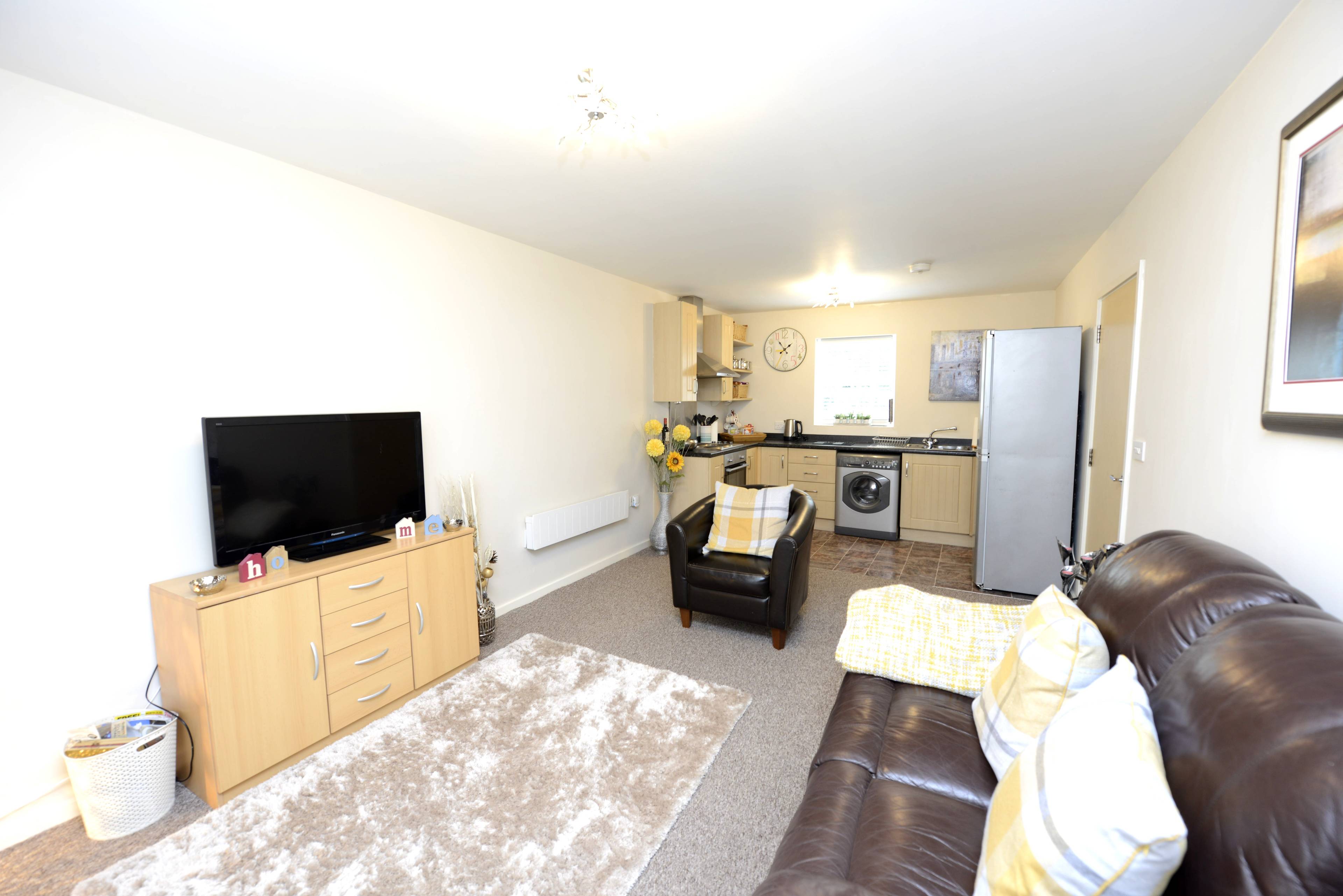 Lounge / Kitchen