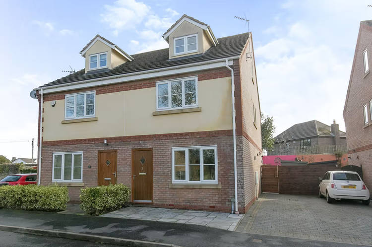 3 bedroom semi-detached house