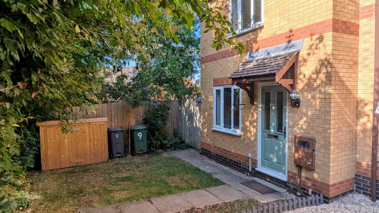 2 bedroom end of terrace house