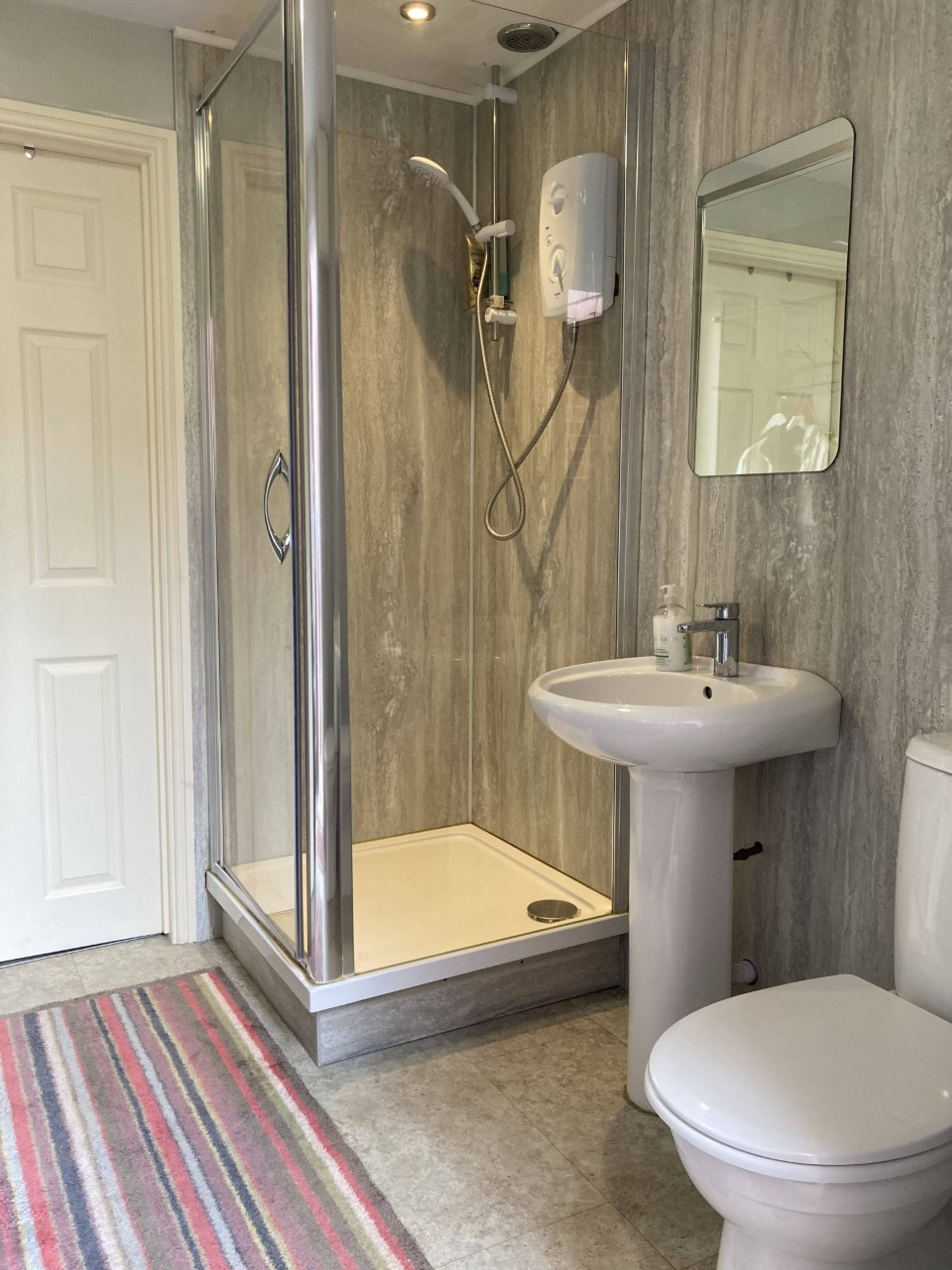 Annexe Shower Room