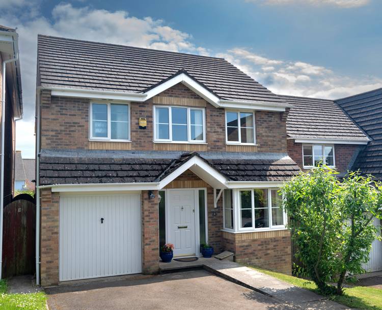 4 bedroom detached house