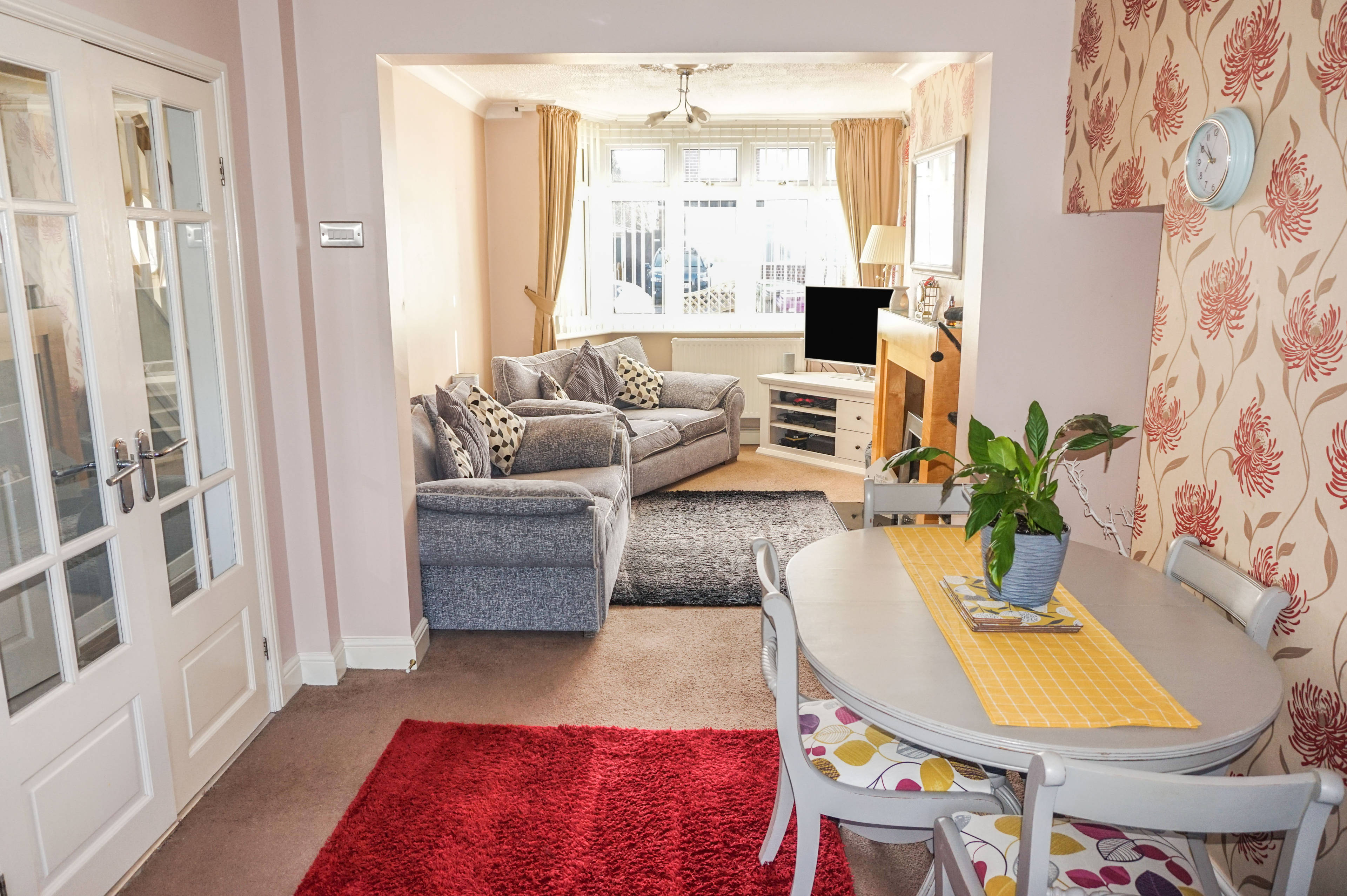 Lounge/Dining Room