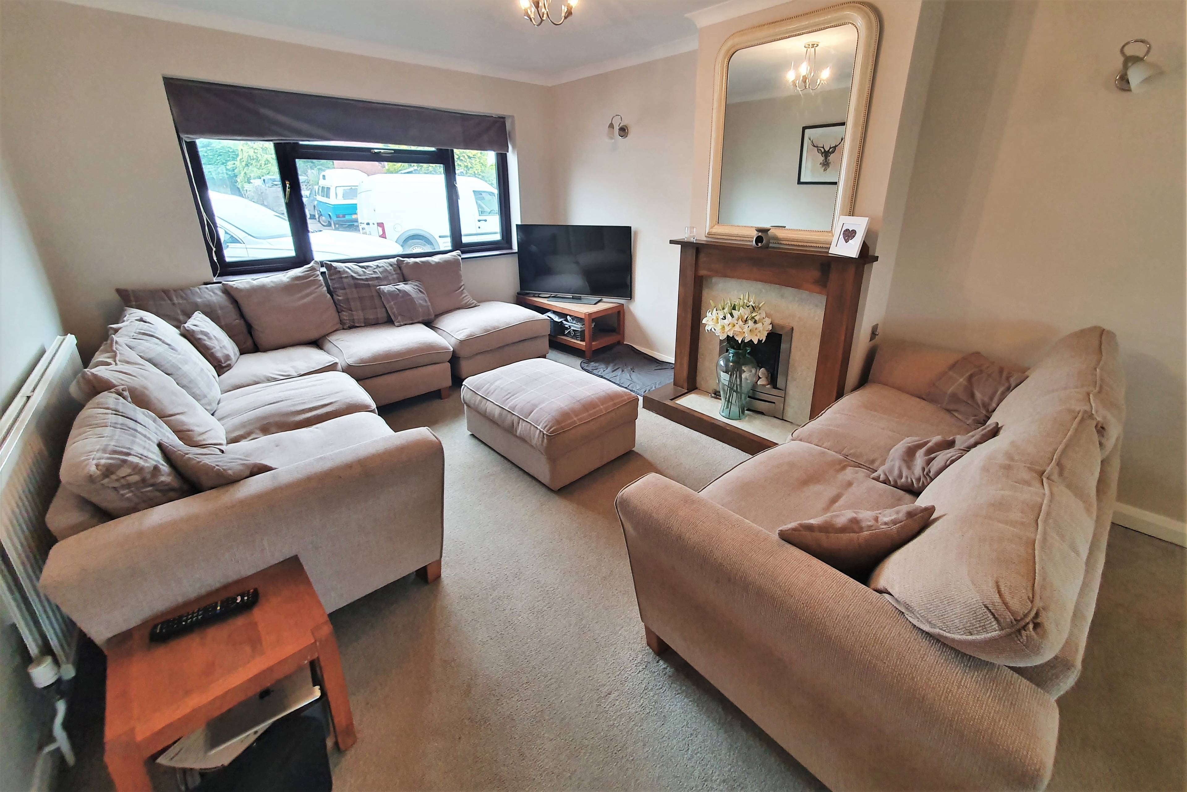 Lounge/Dining Room