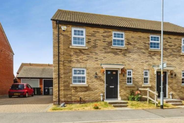 3 bedroom semi-detached house