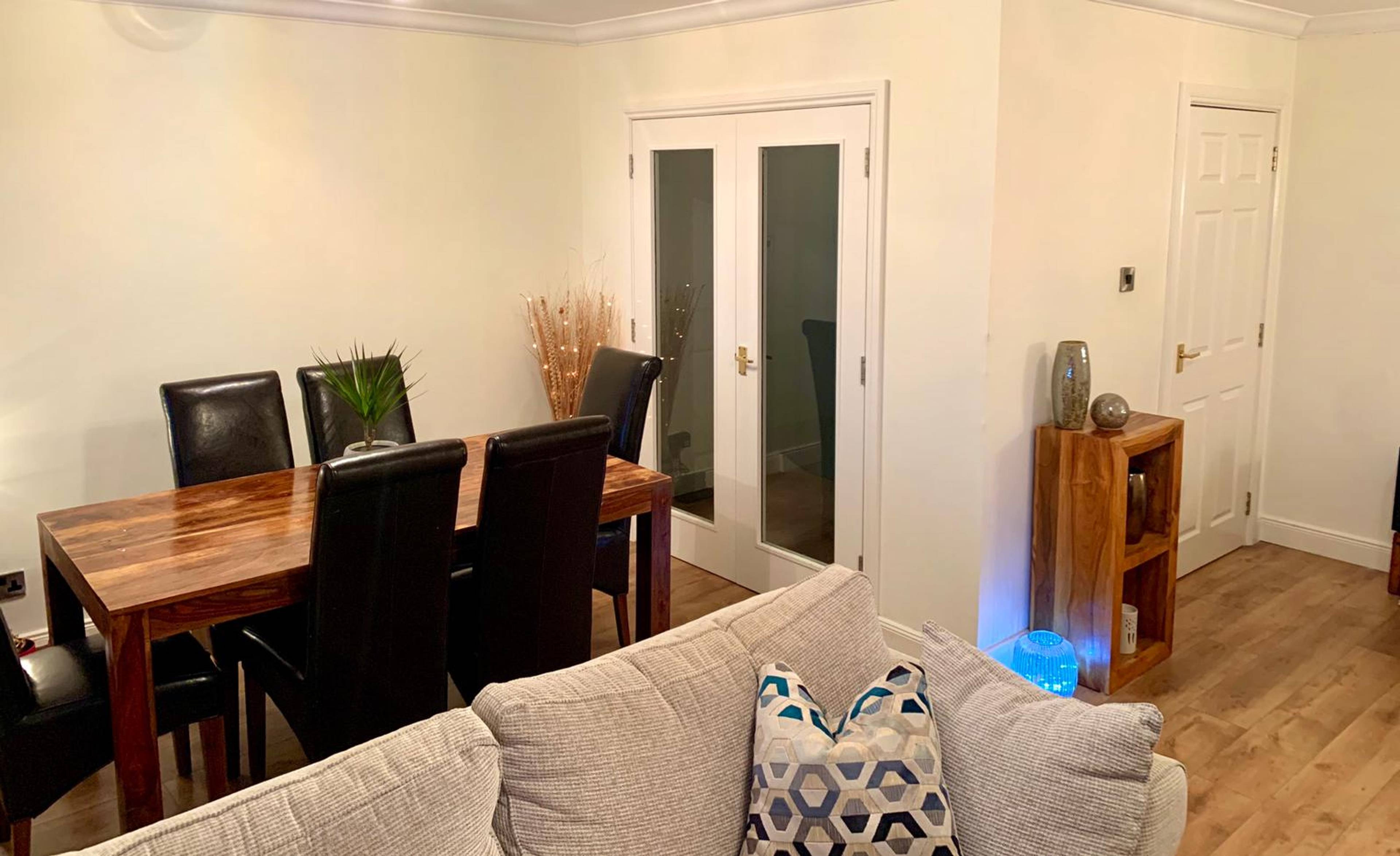 Lounge/Dining Room
