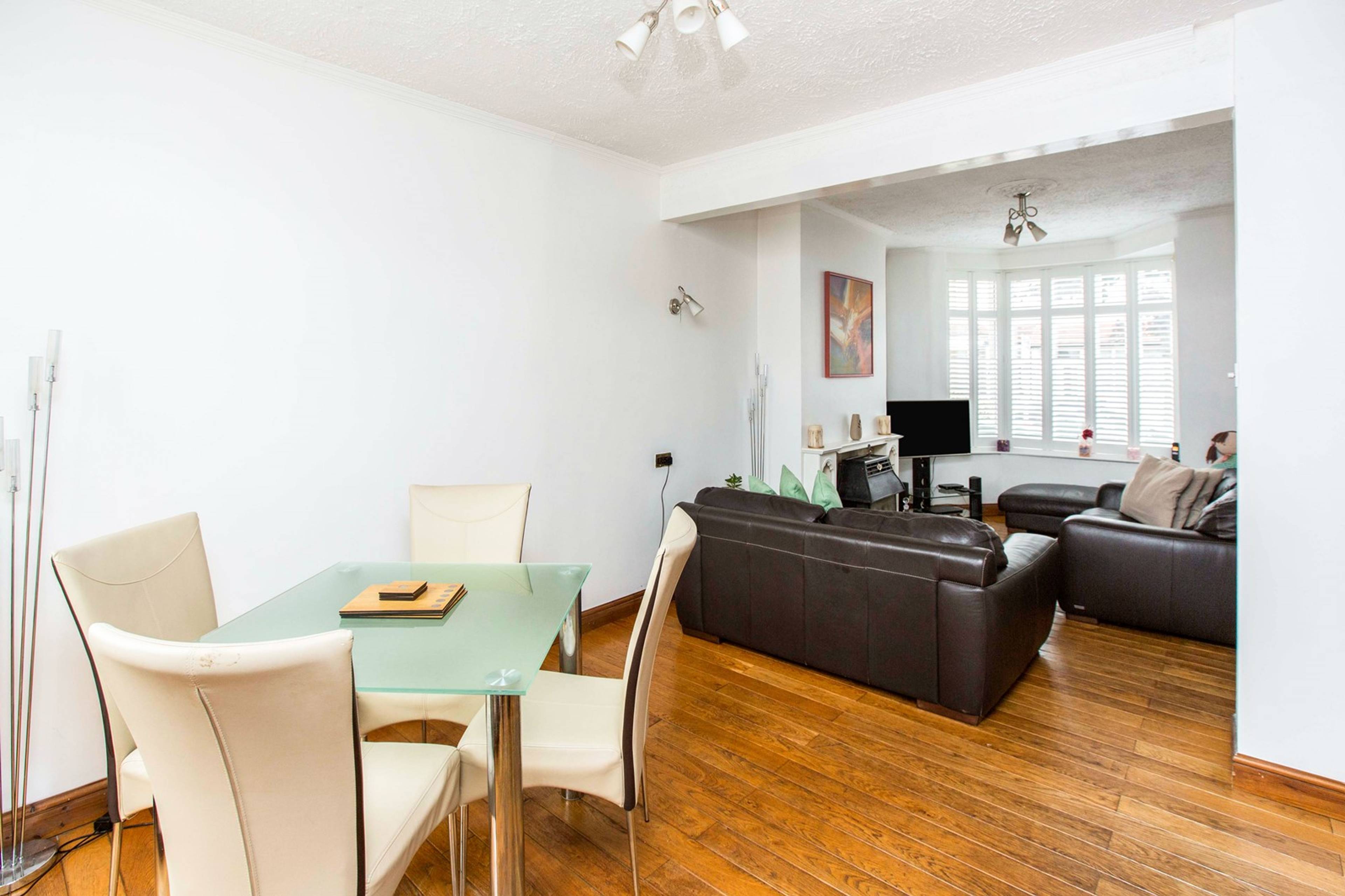 Lounge/Dining Room