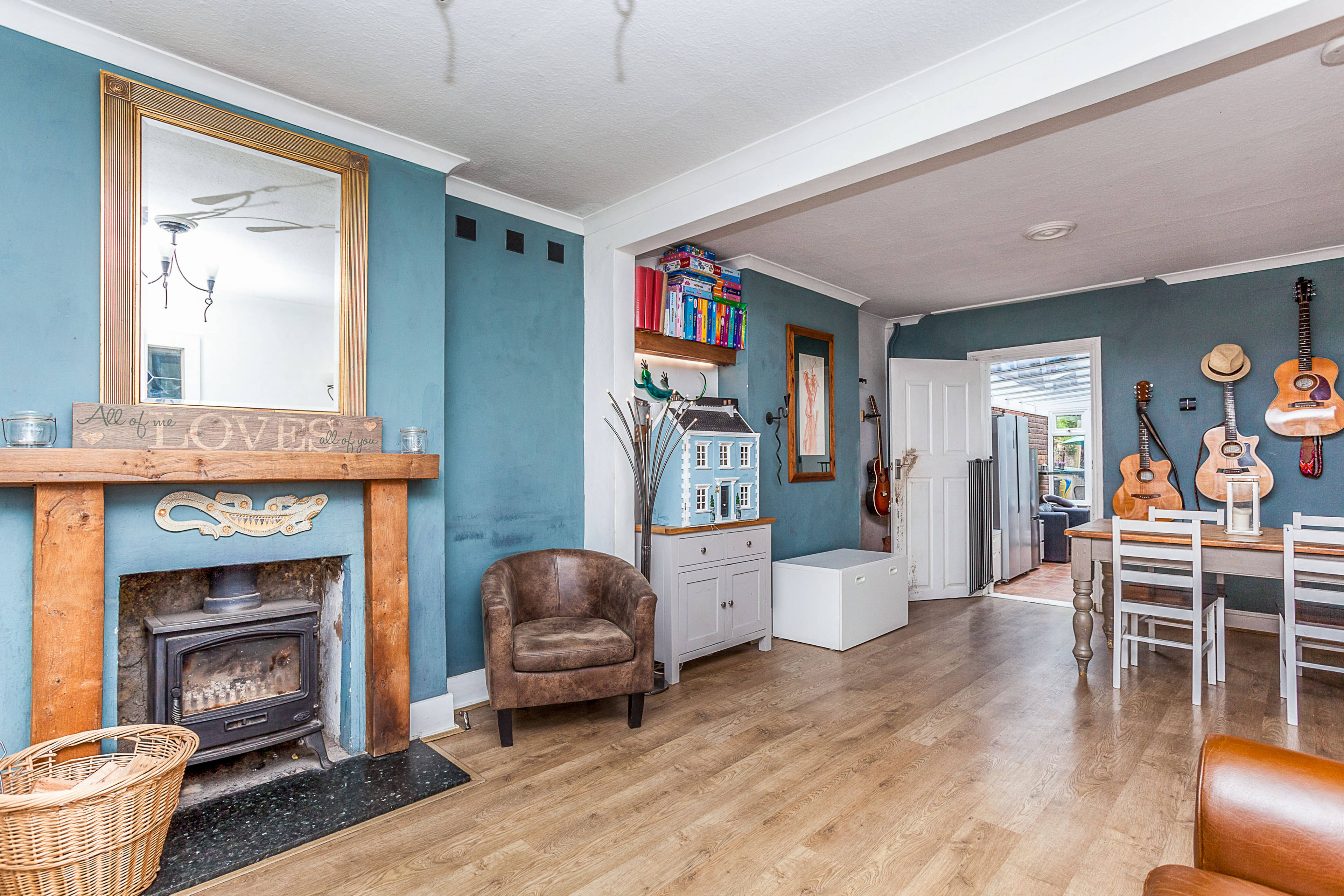 Lounge/Dining Room