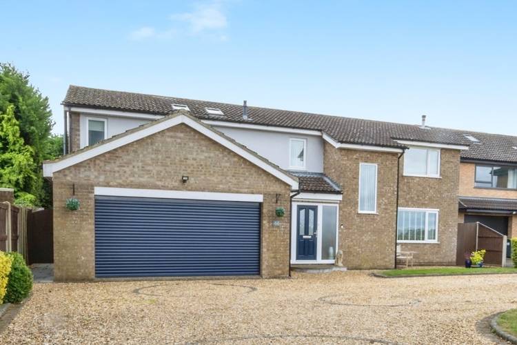 4 bedroom detached house