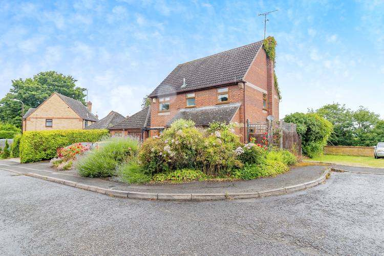 4 bedroom detached house