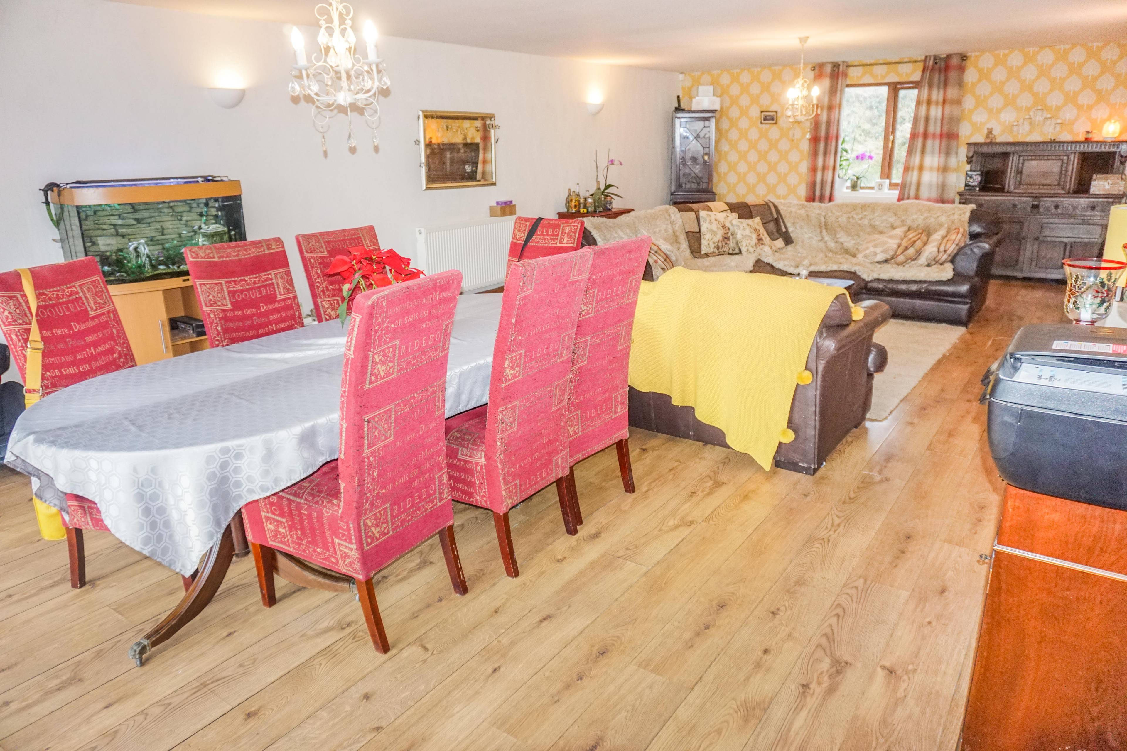 Lounge/Dining Room