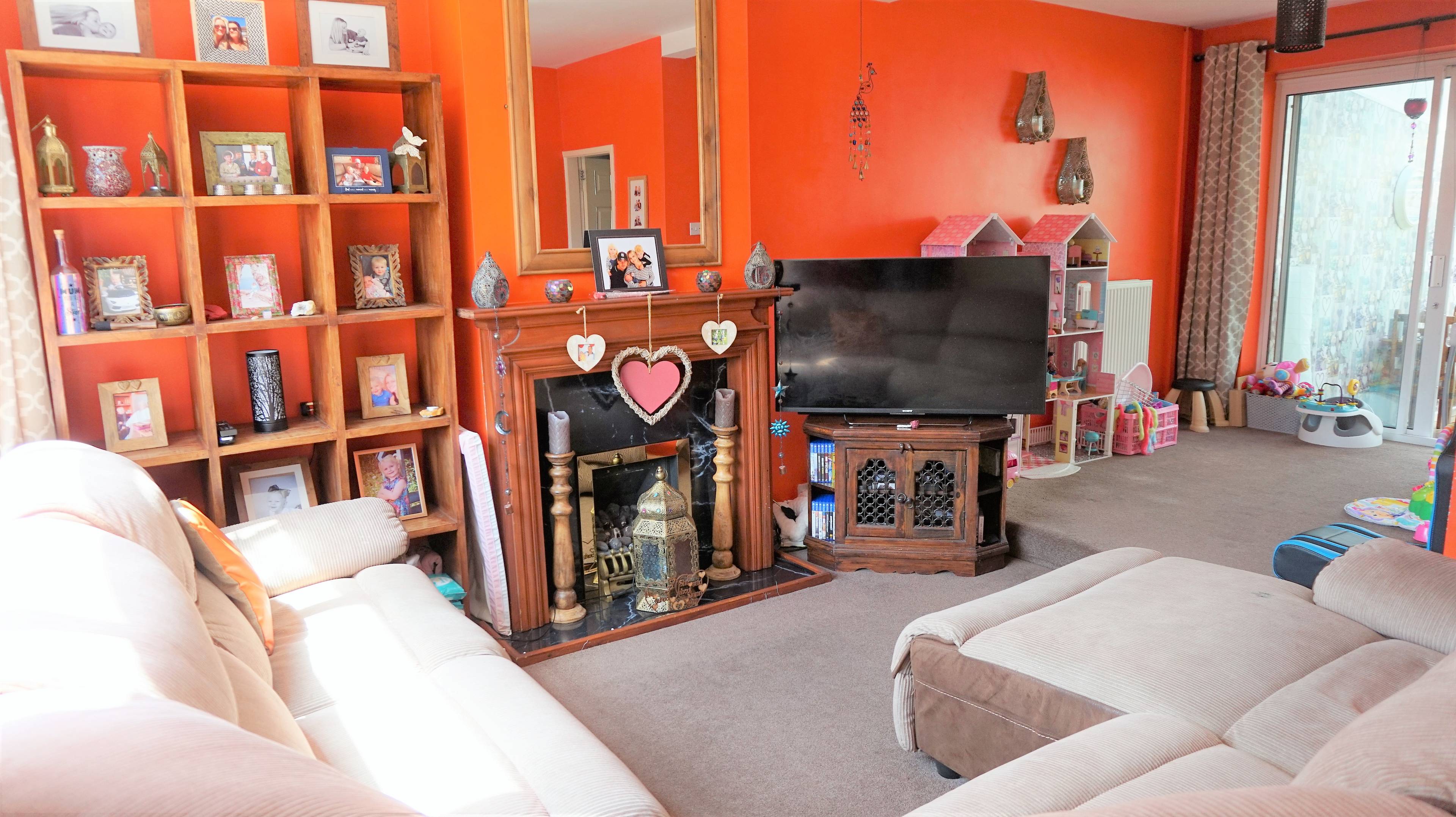 Lounge/Dining Room