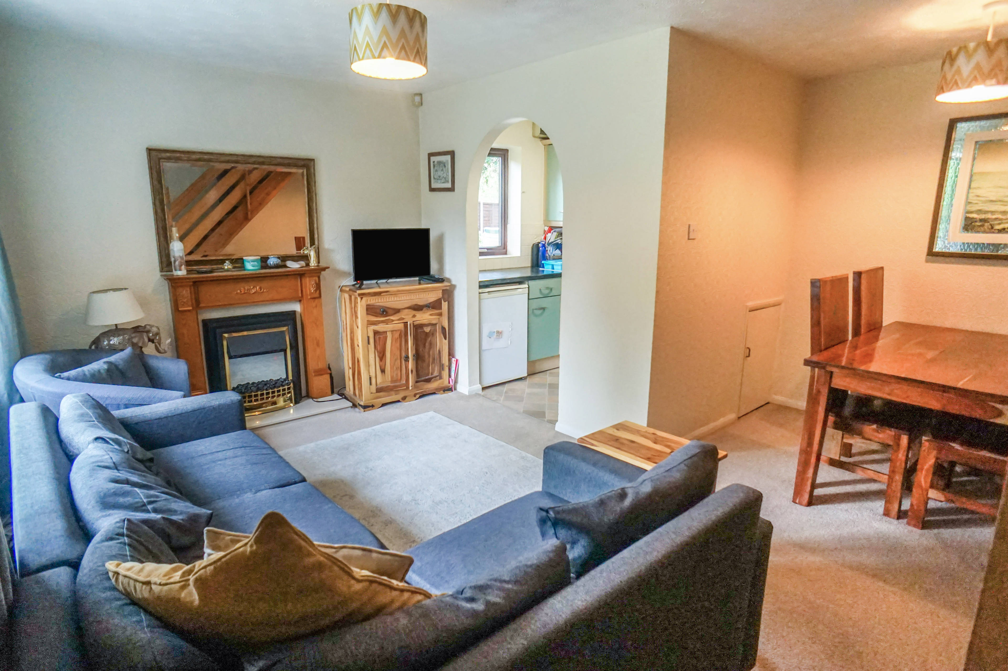 Lounge/Dining Room