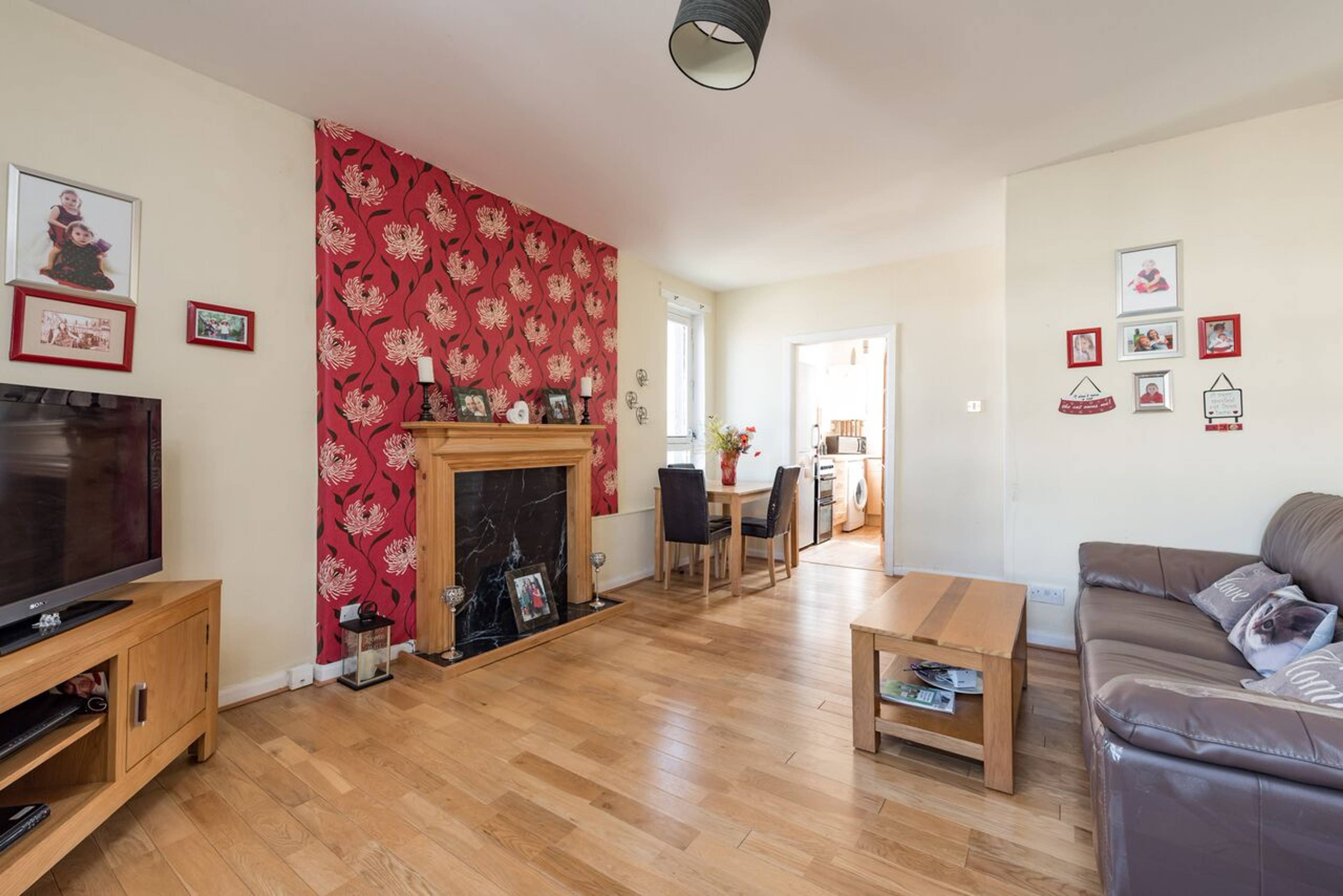 Lounge/Dining Room