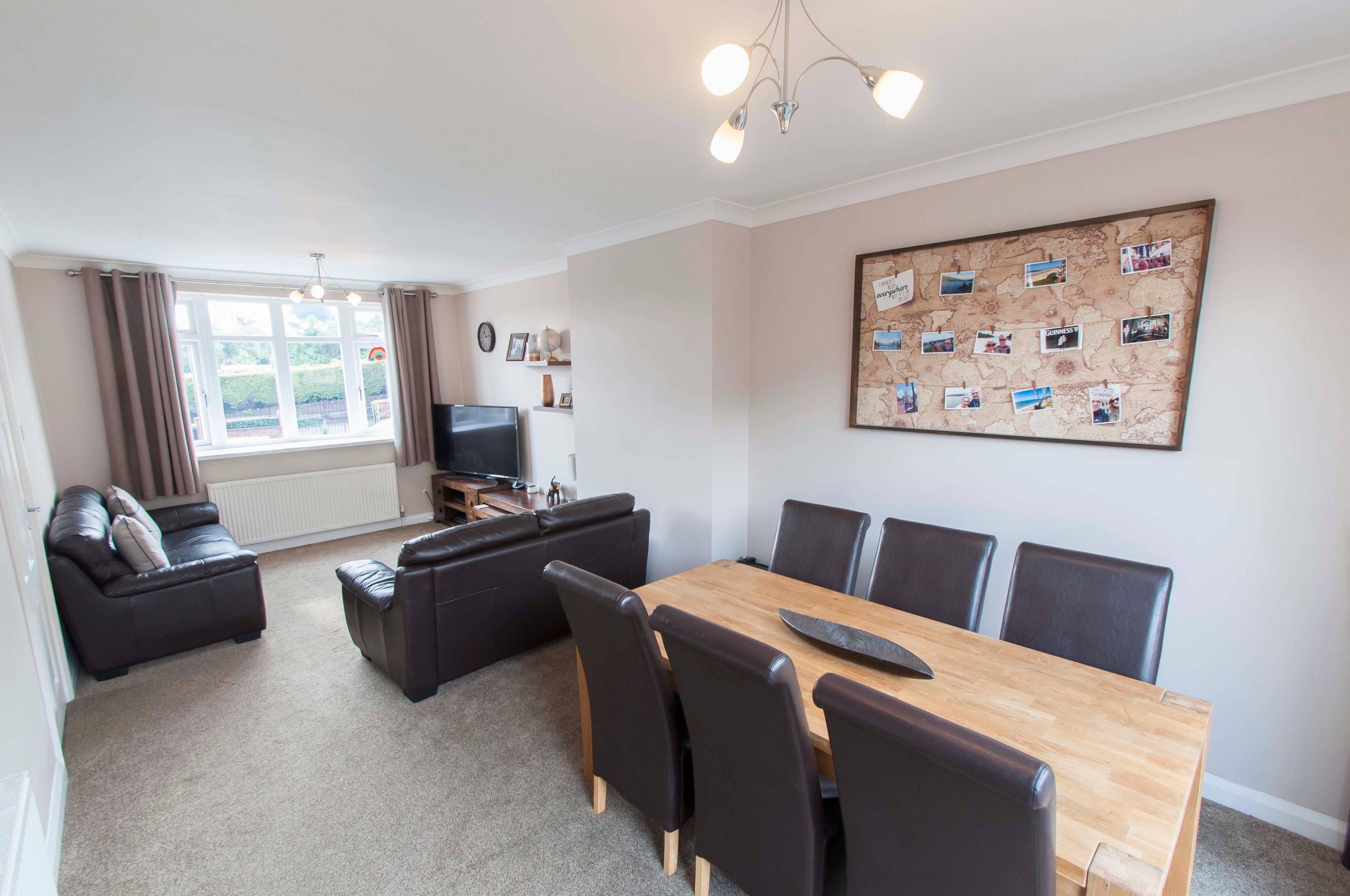Lounge/Dining Room