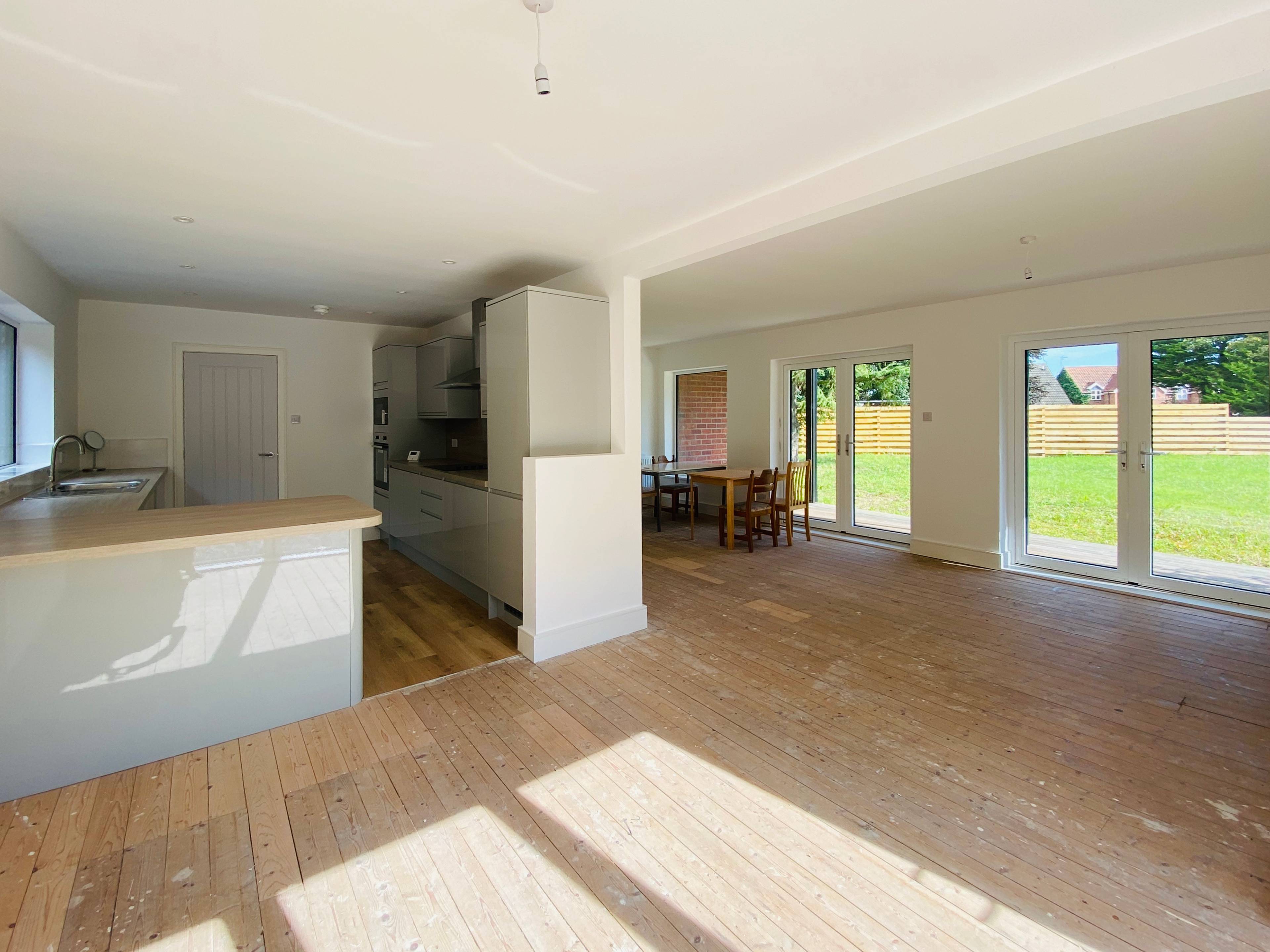 Lounge/Dining Room
