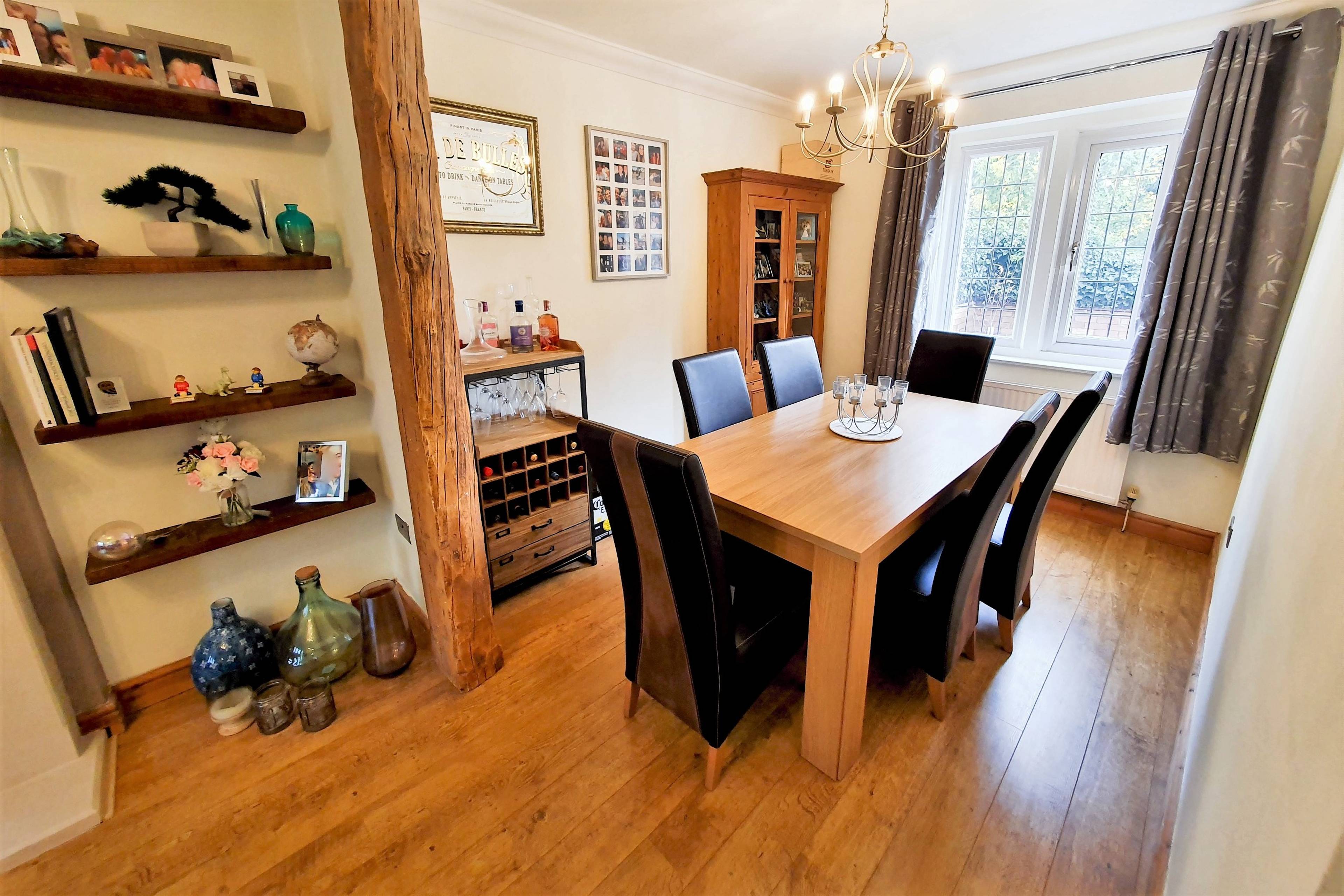 Lounge/Dining Room