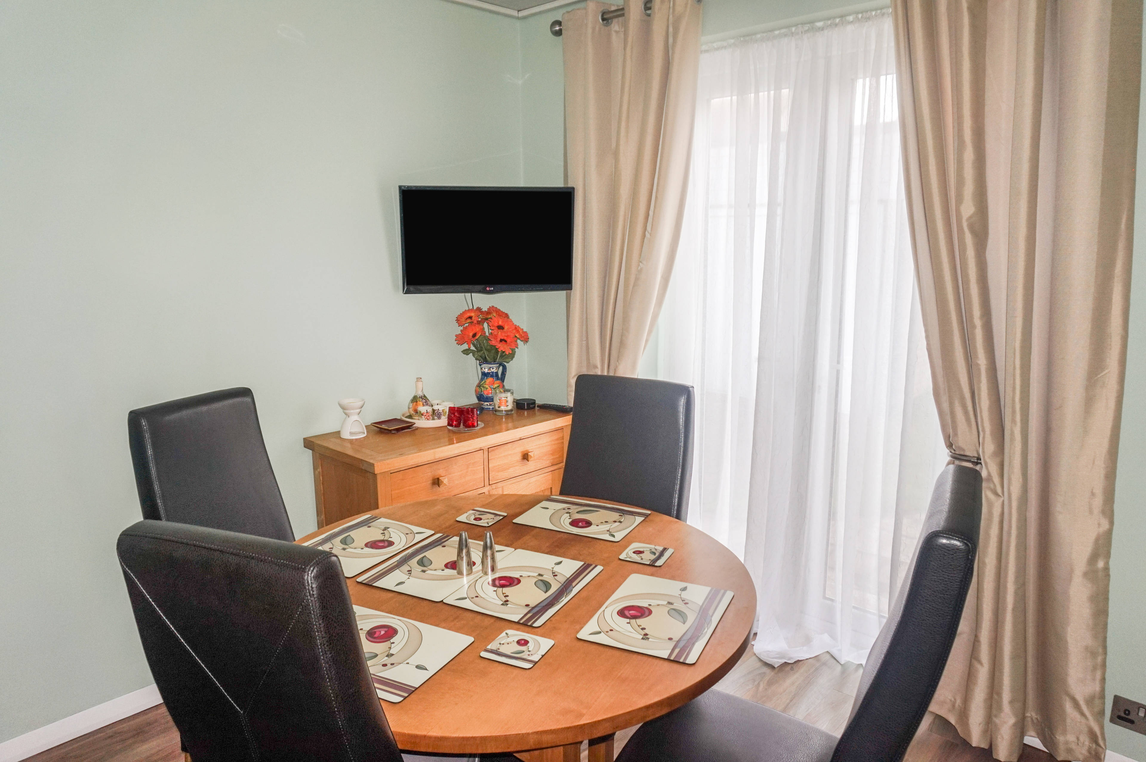 Dining Room/Bedroom