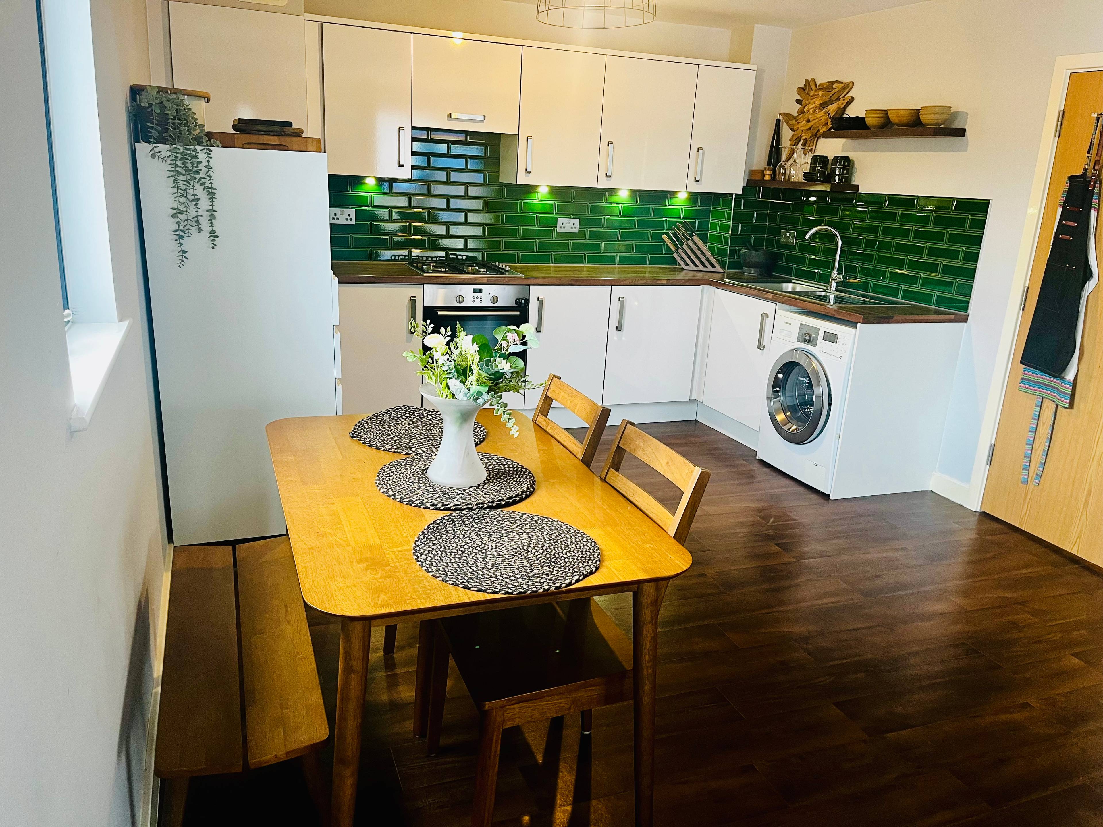 Lounge / Kitchen