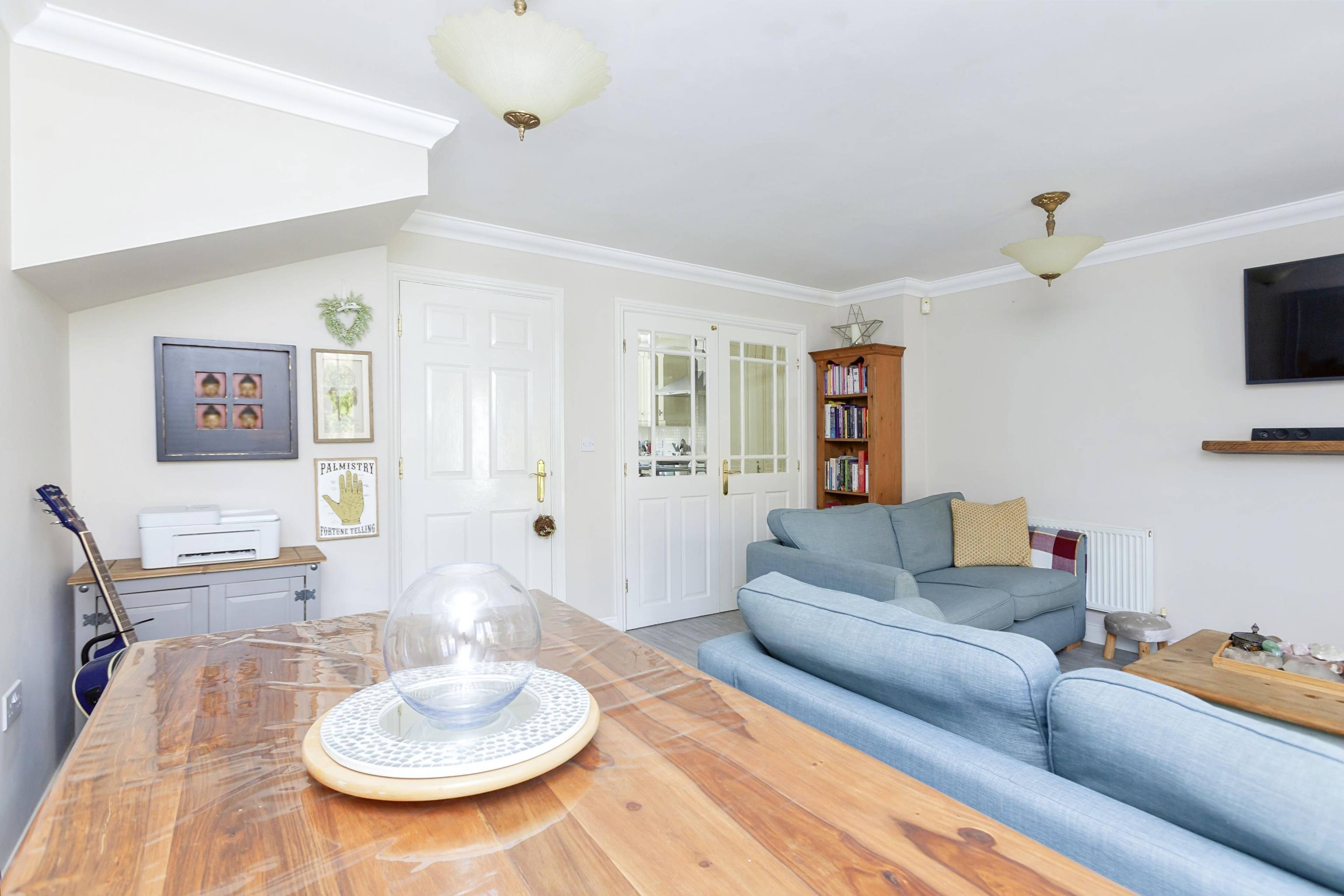 Lounge/Dining Room