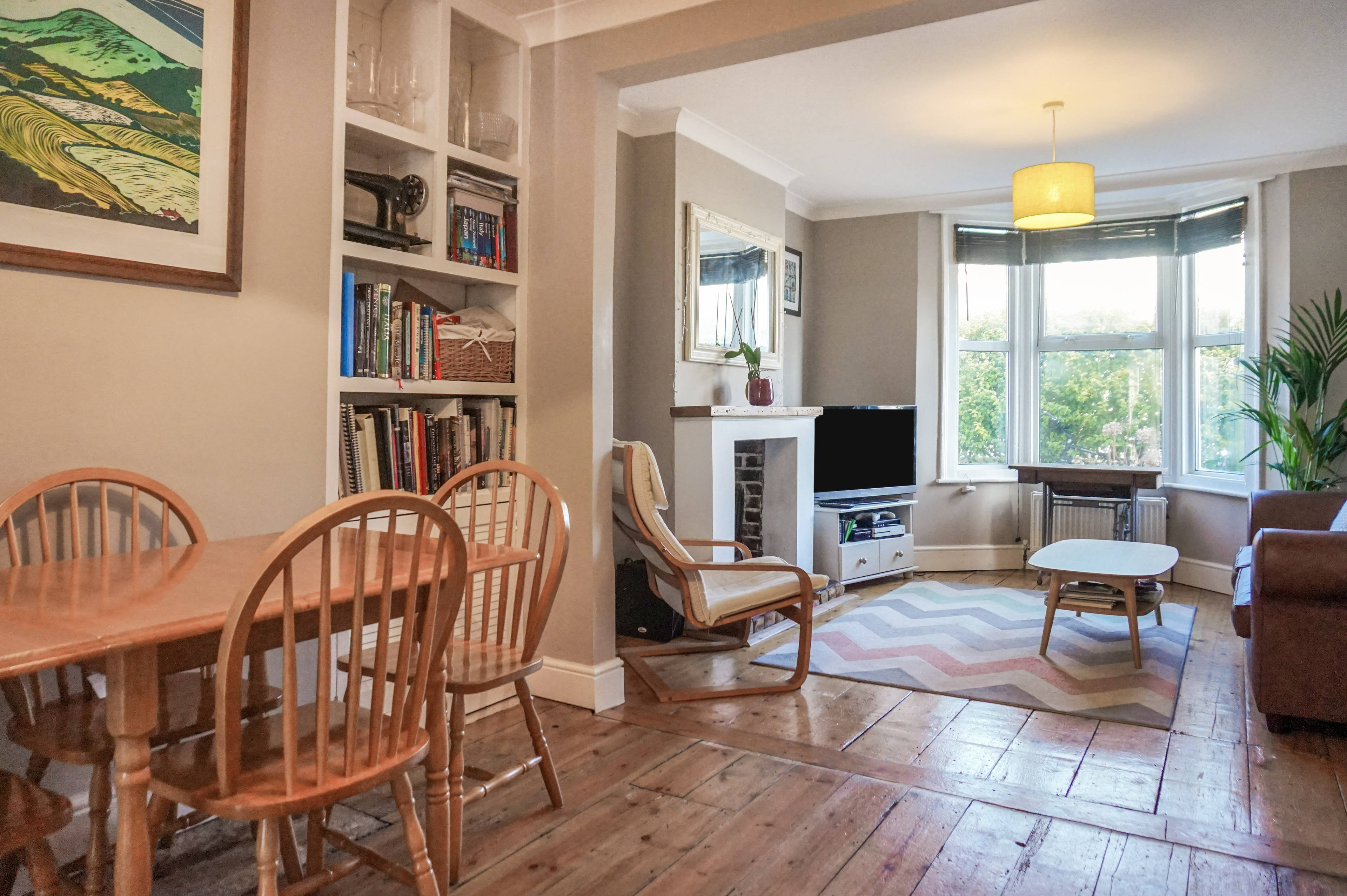 Lounge/Dining Room