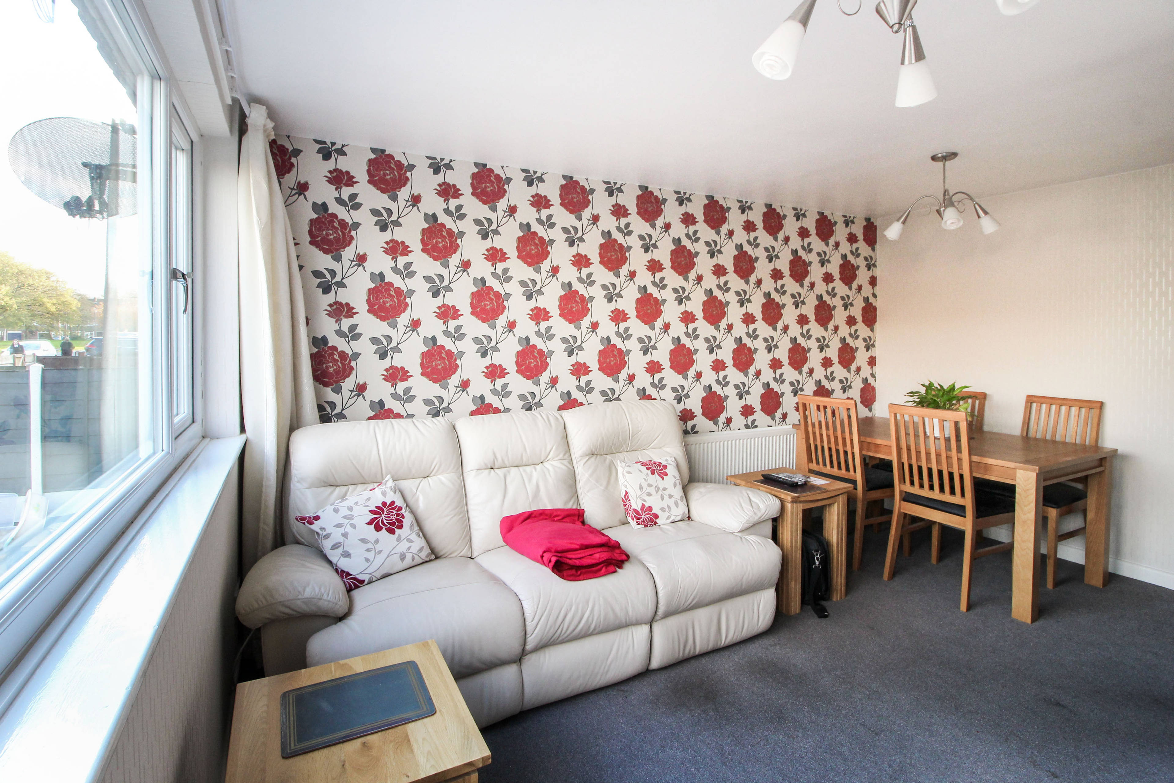 Lounge/Dining Room