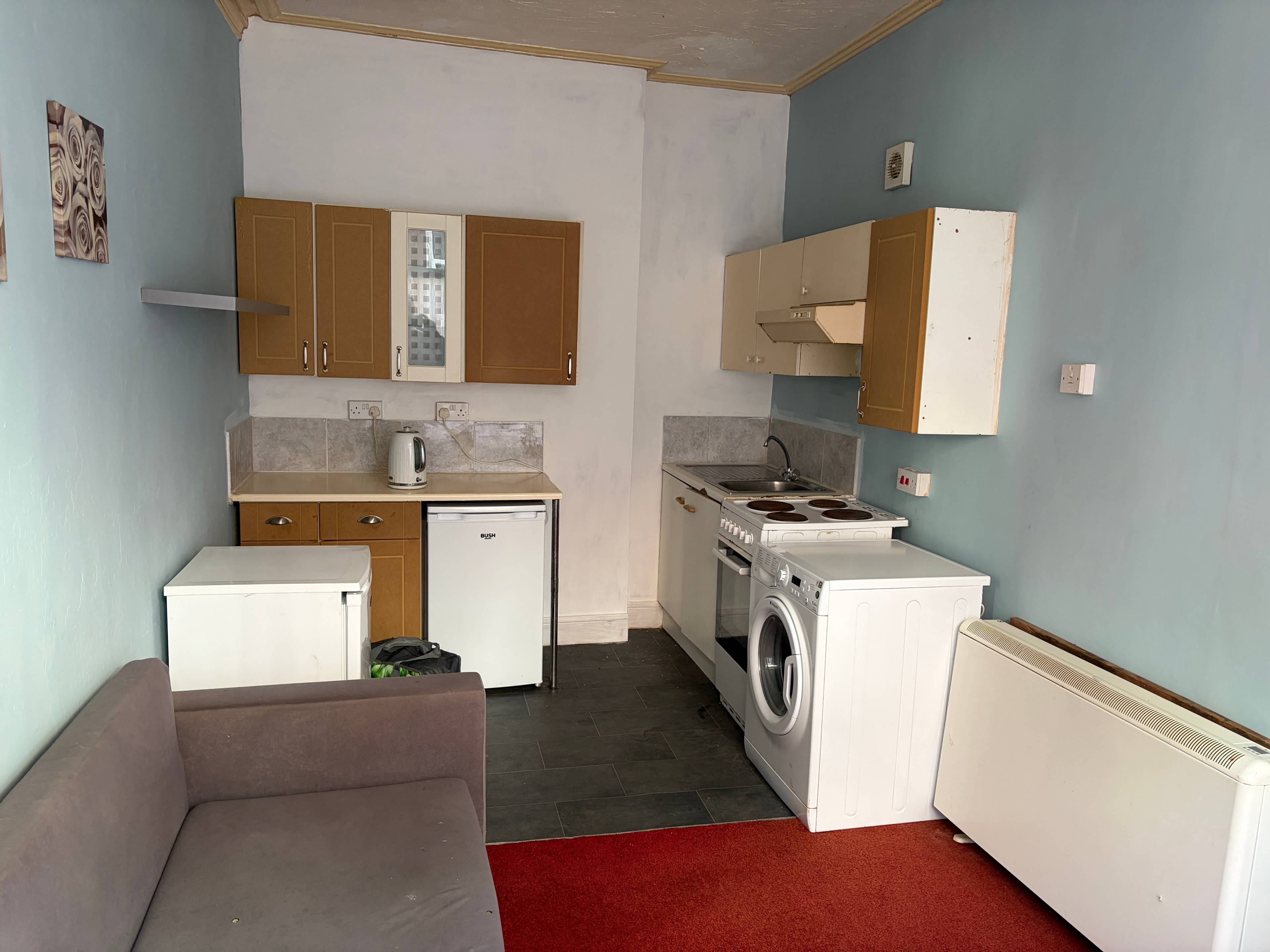 Lounge / Kitchen
