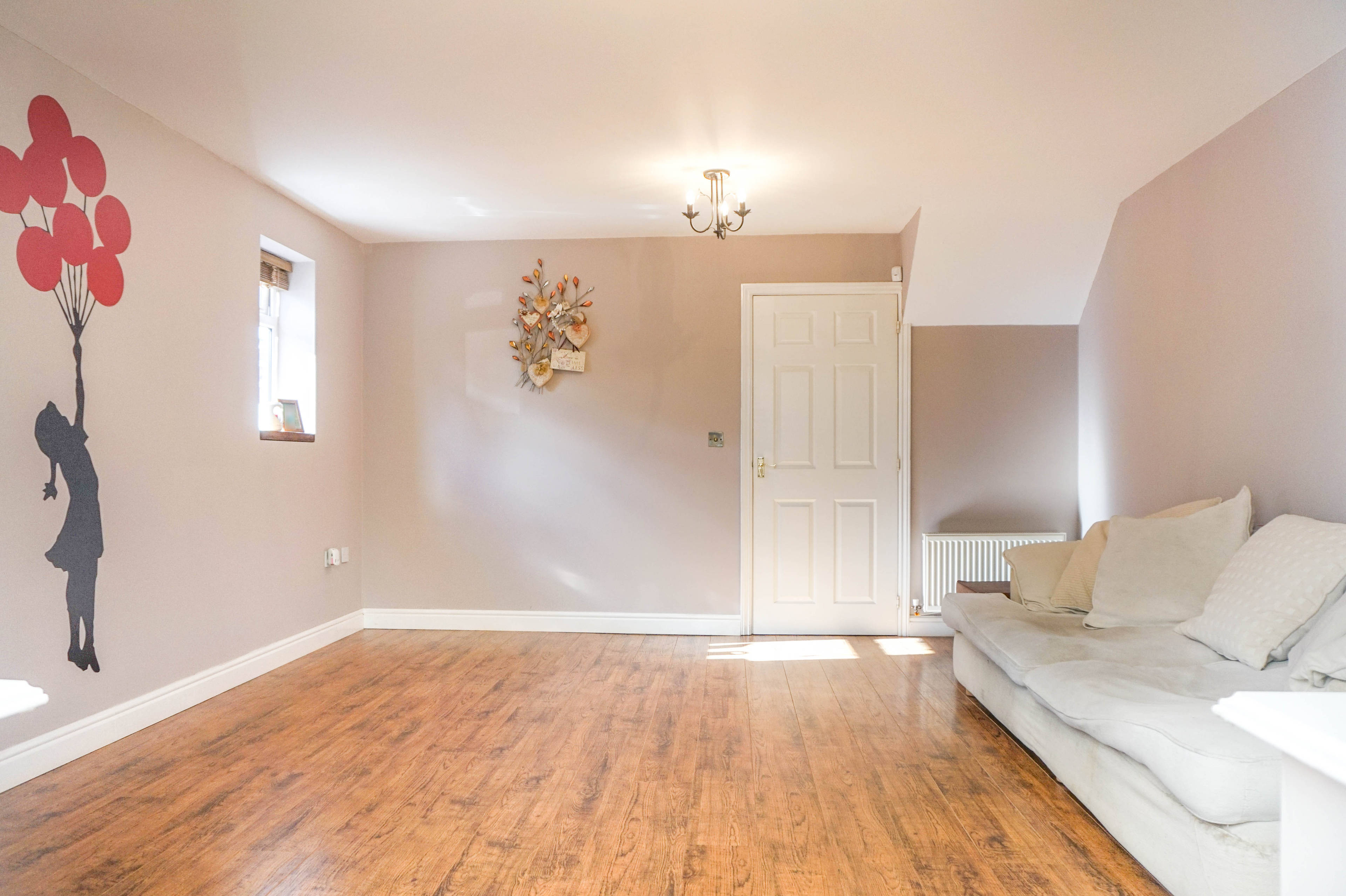 Lounge/Dining Room