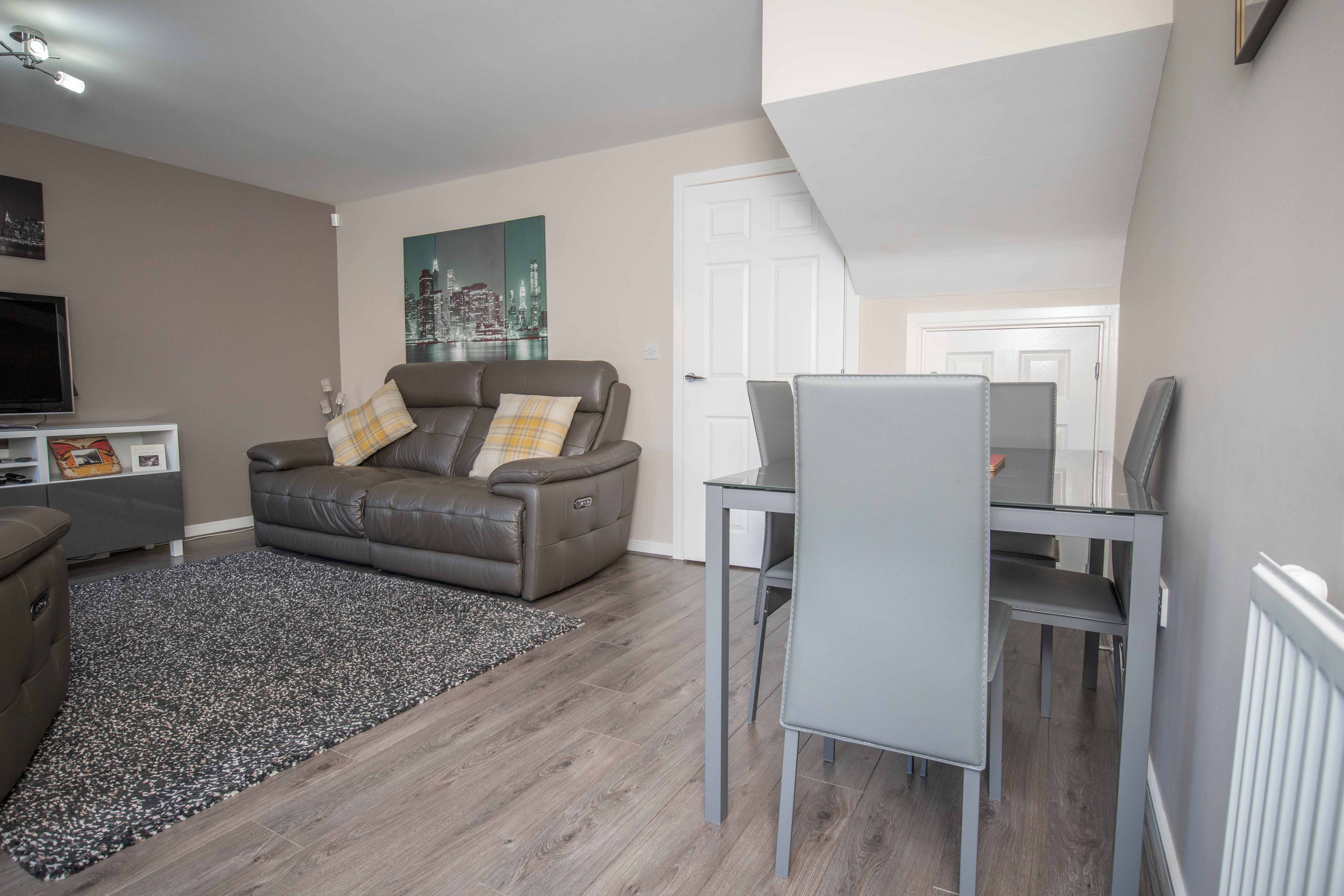 Lounge/Dining Room