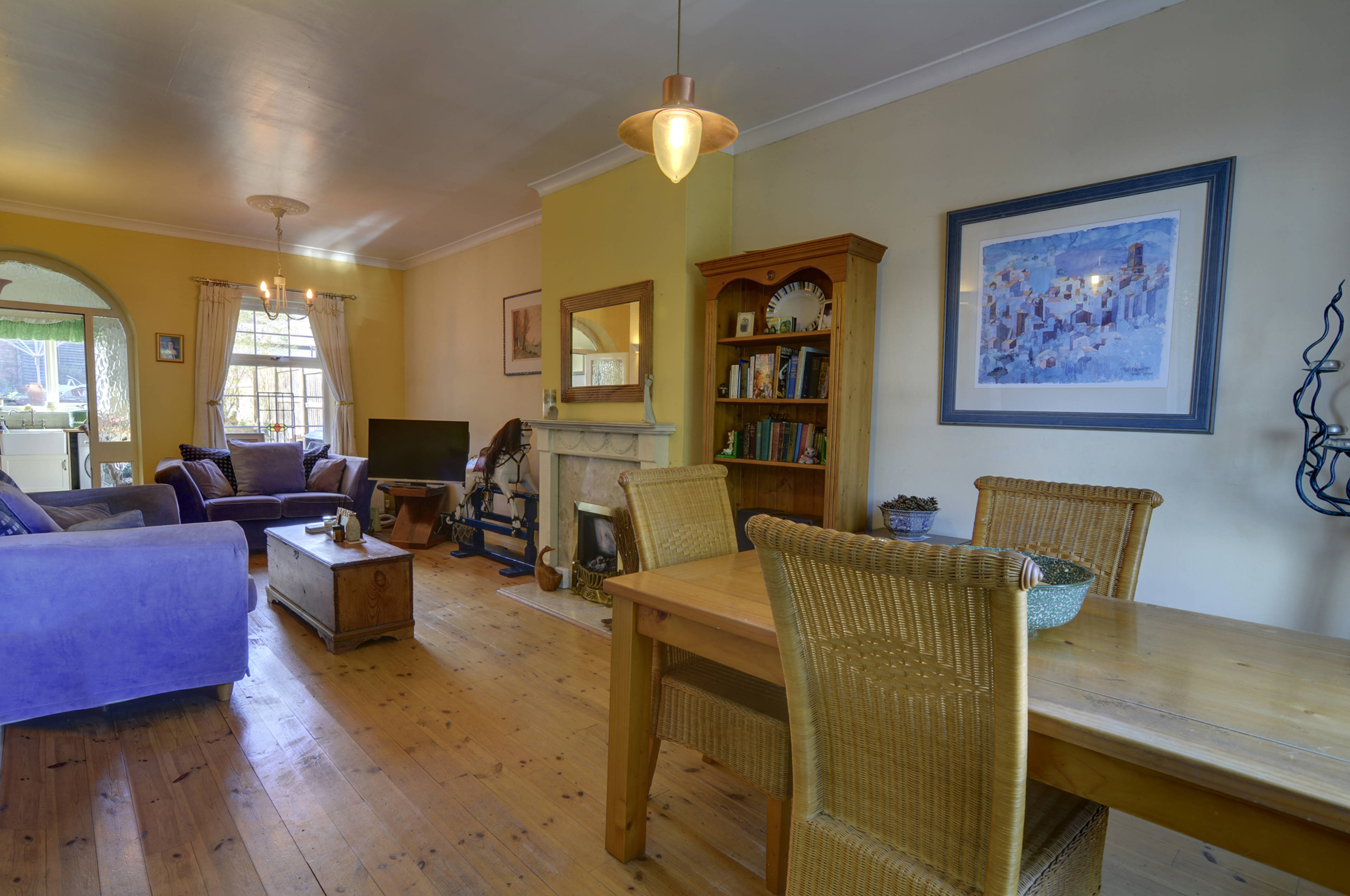 Lounge/Dining Room