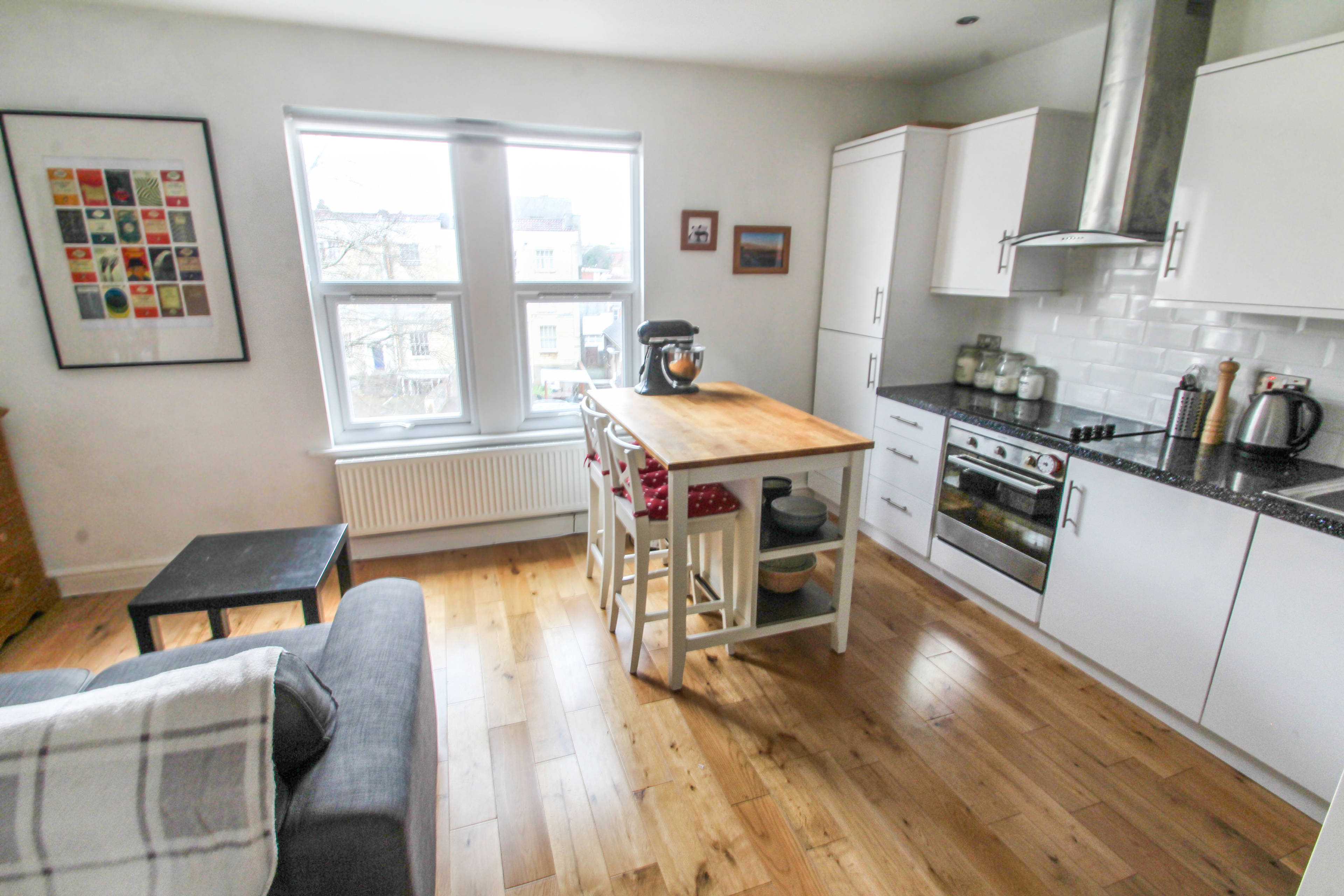 Lounge / Kitchen