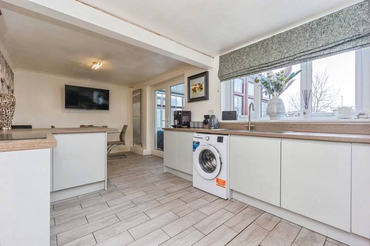 3 bedroom semi-detached house