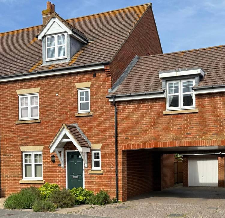 4 bedroom semi-detached house