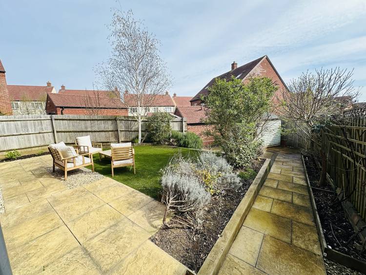 3 bedroom semi-detached house