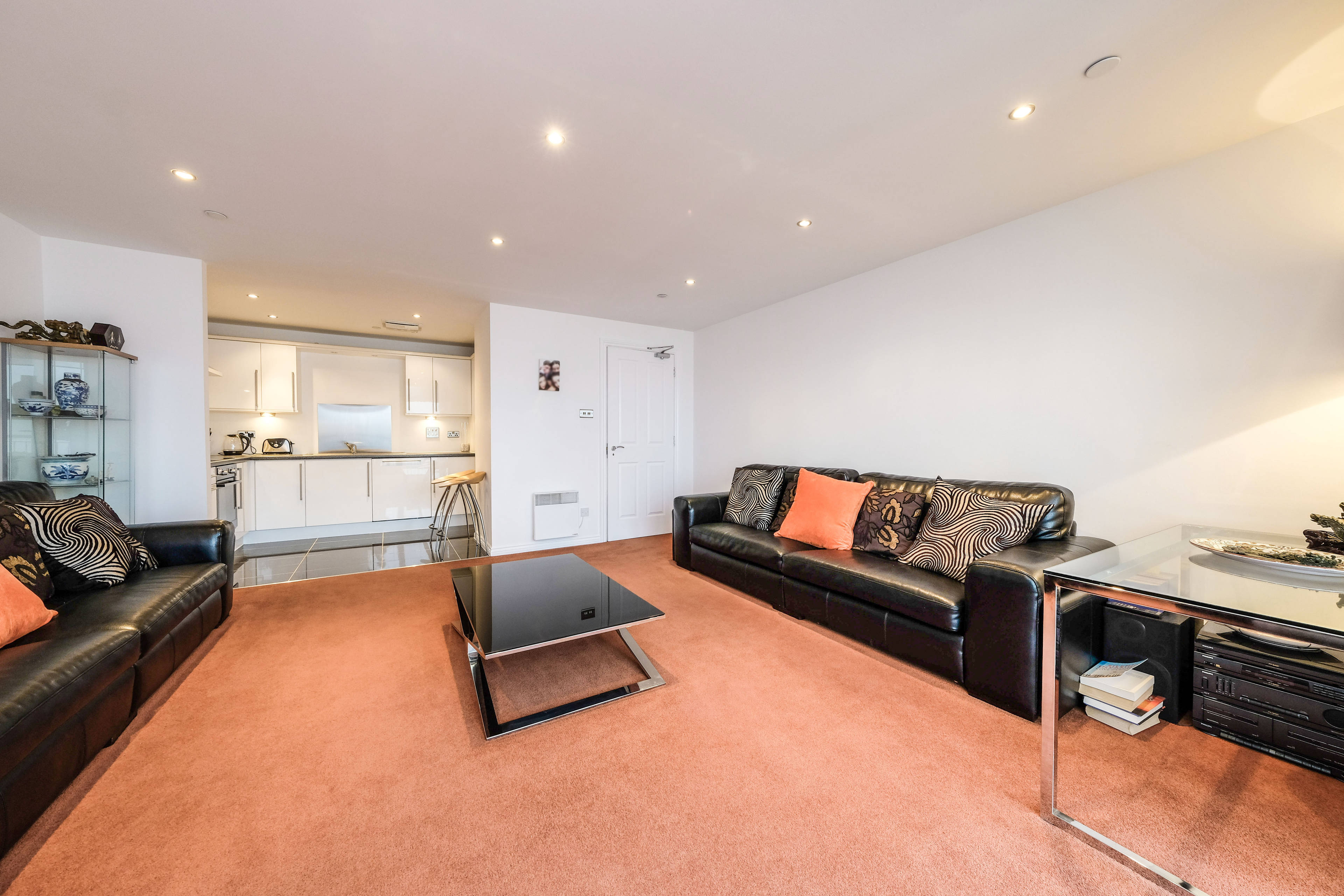 Lounge / Kitchen