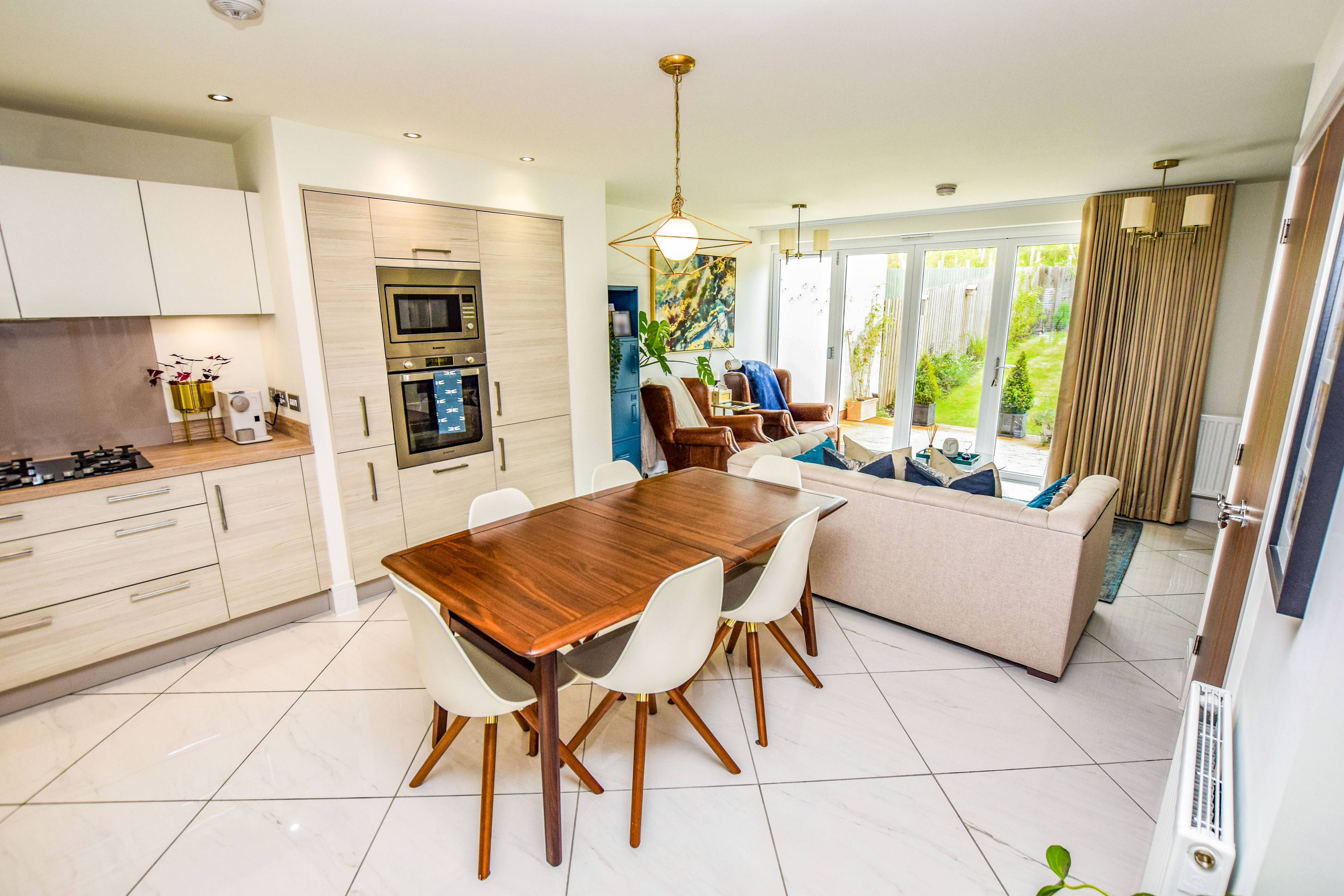 Lounge / Kitchen