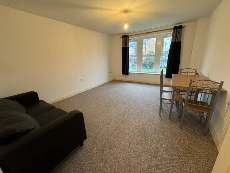 2 bedroom ground floor flat