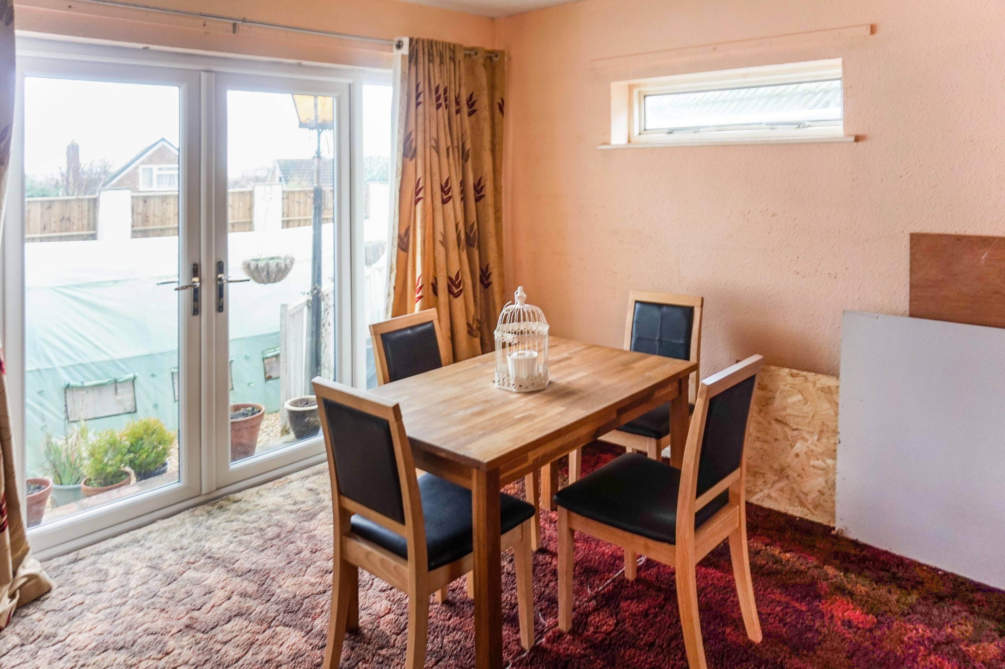 Lounge/Dining Room