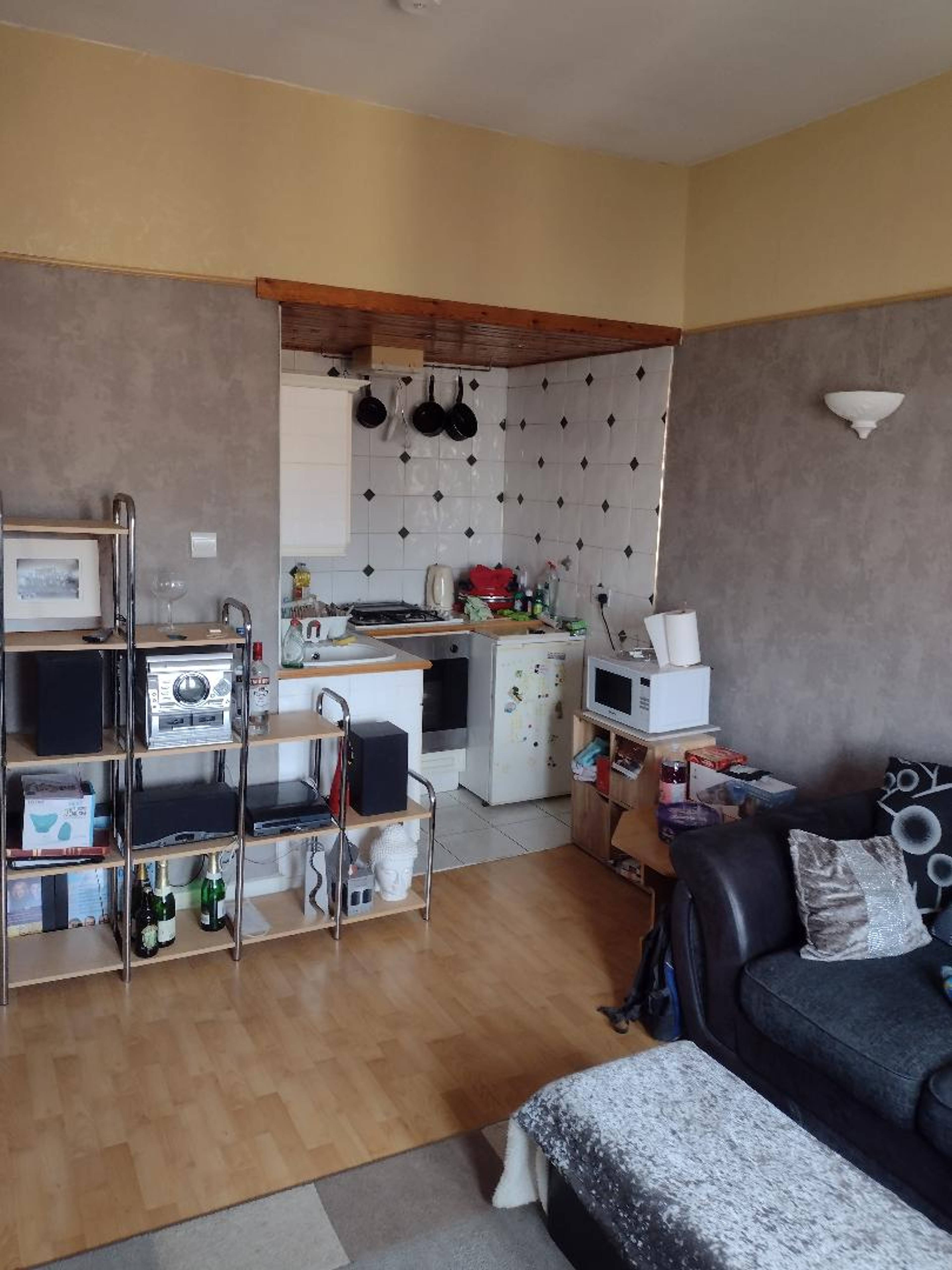 Lounge / Kitchen