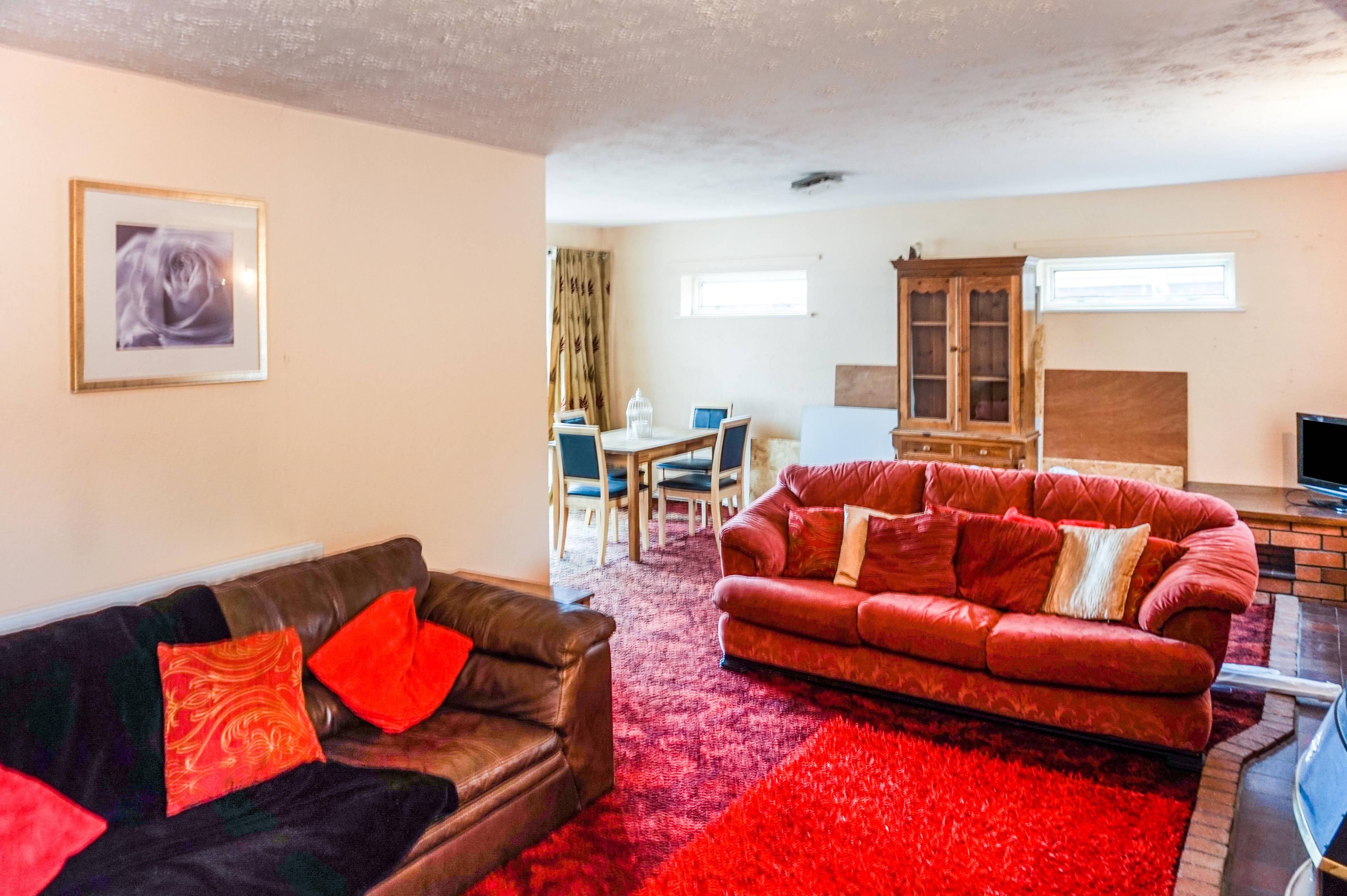 Lounge/Dining Room