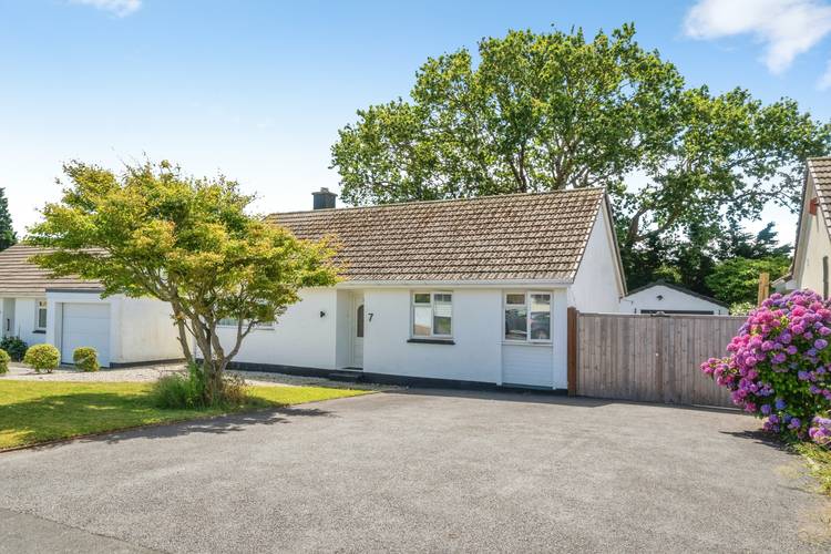 3 bedroom detached bungalow