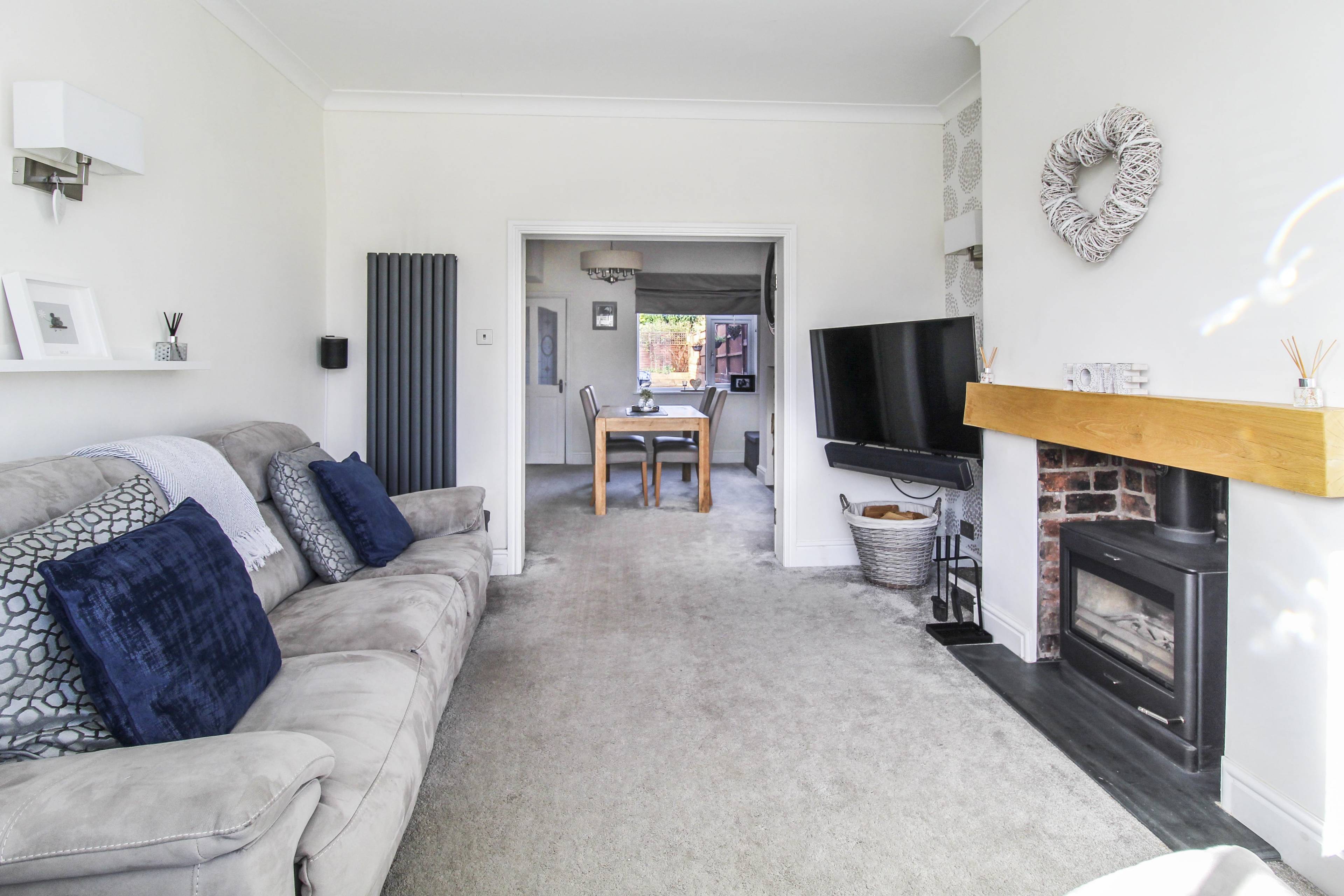 Lounge/Dining Room