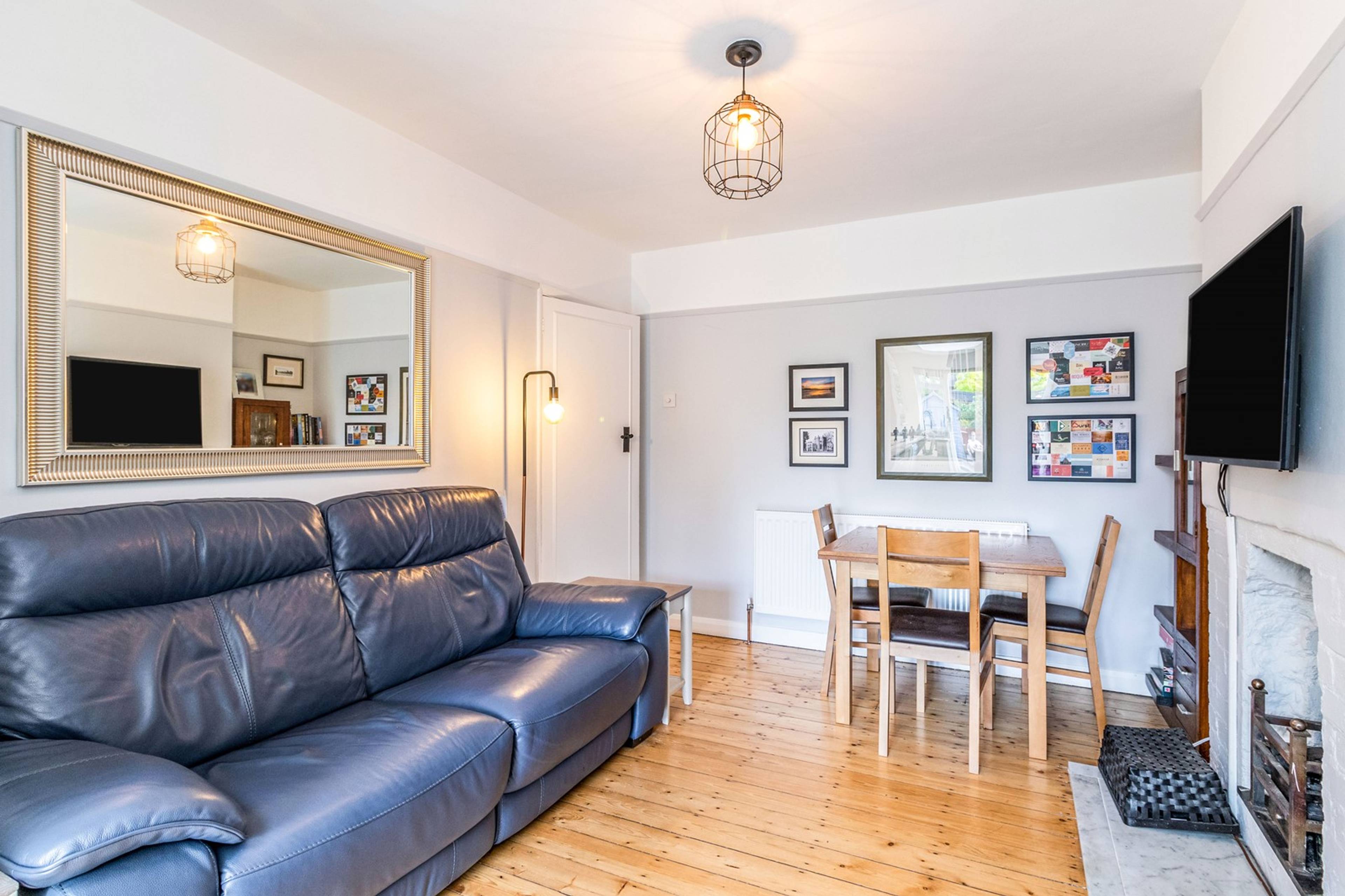 Lounge/Dining Room