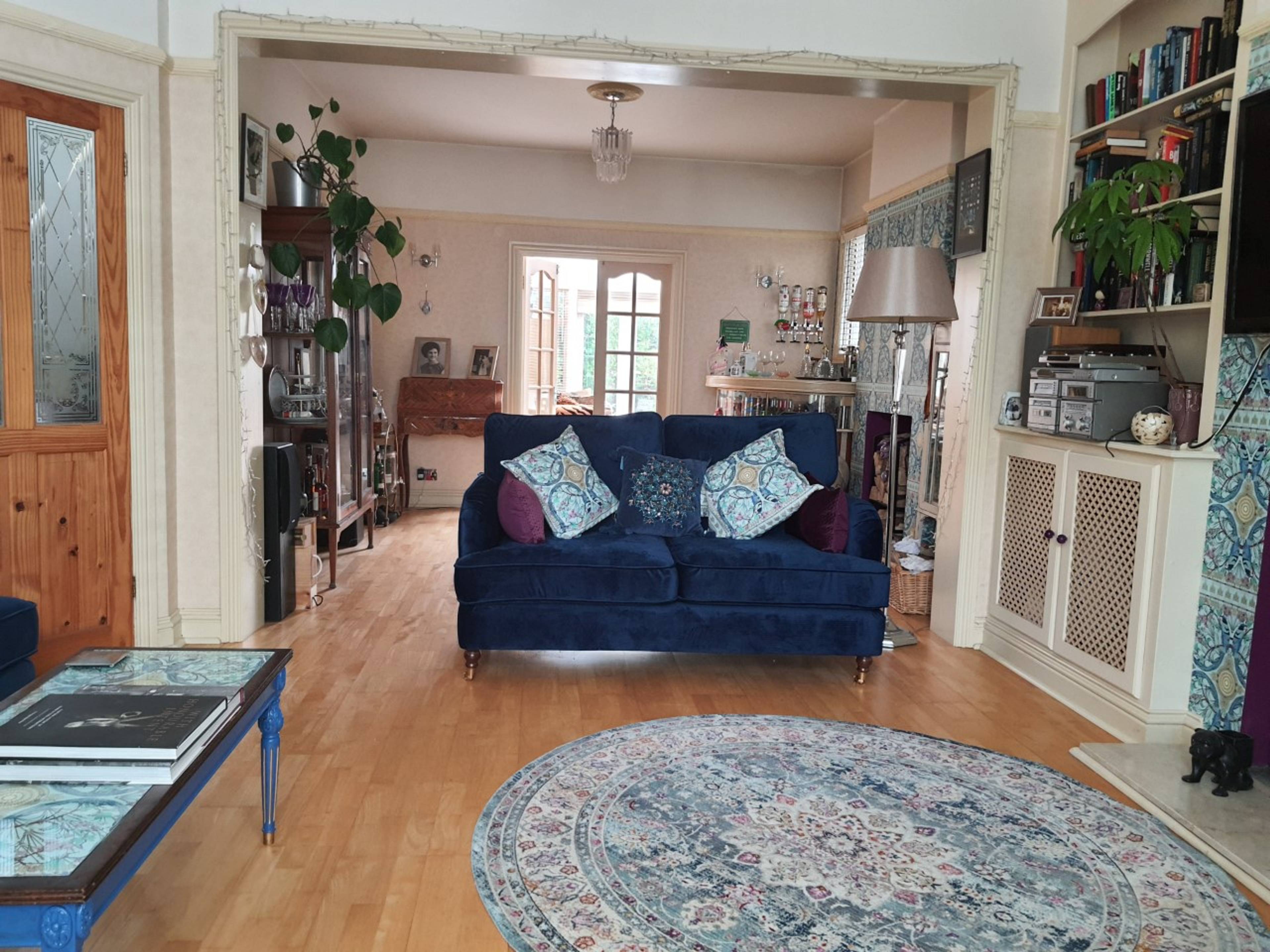 Lounge/Dining Room