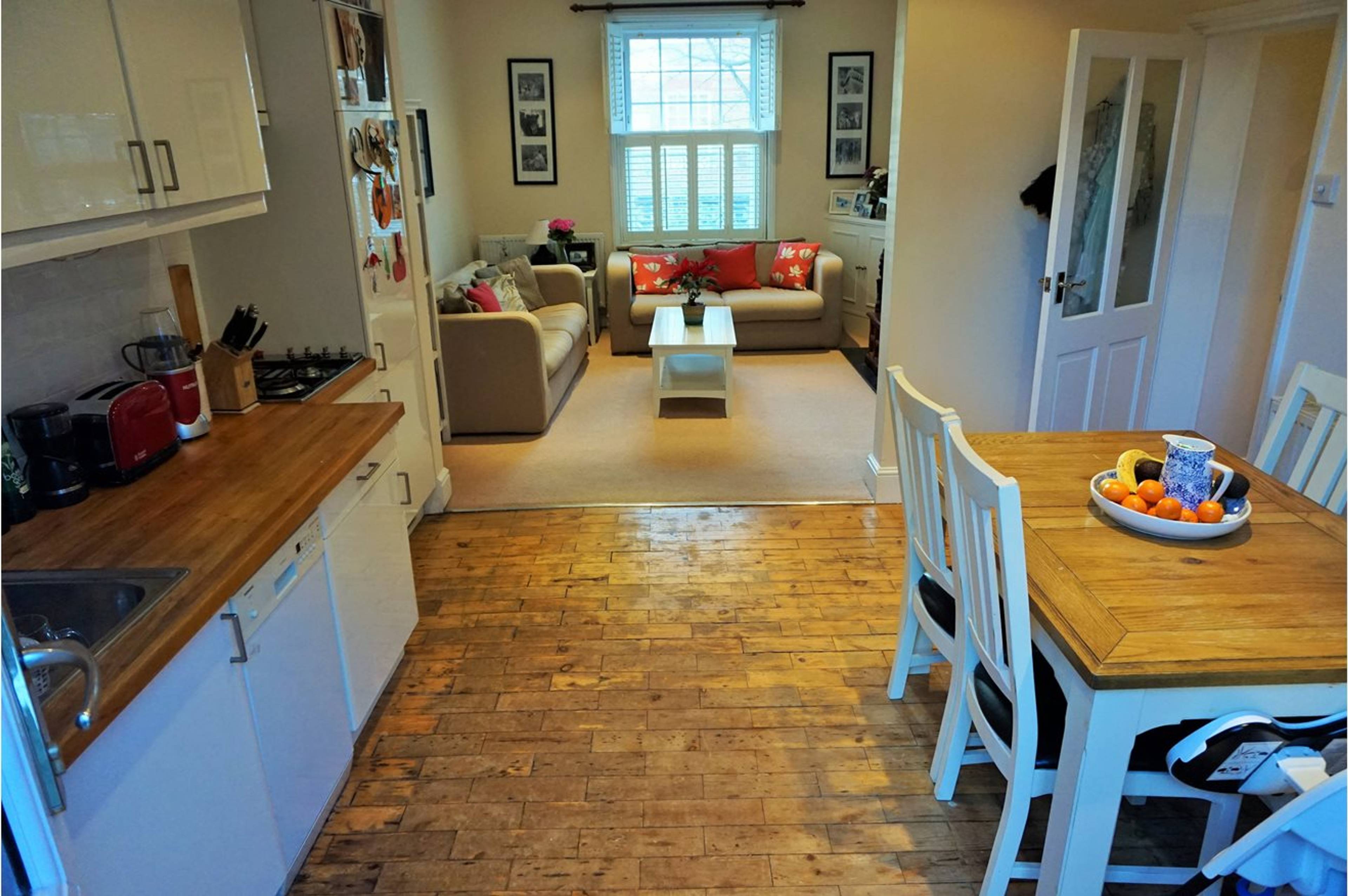 Lounge / Kitchen