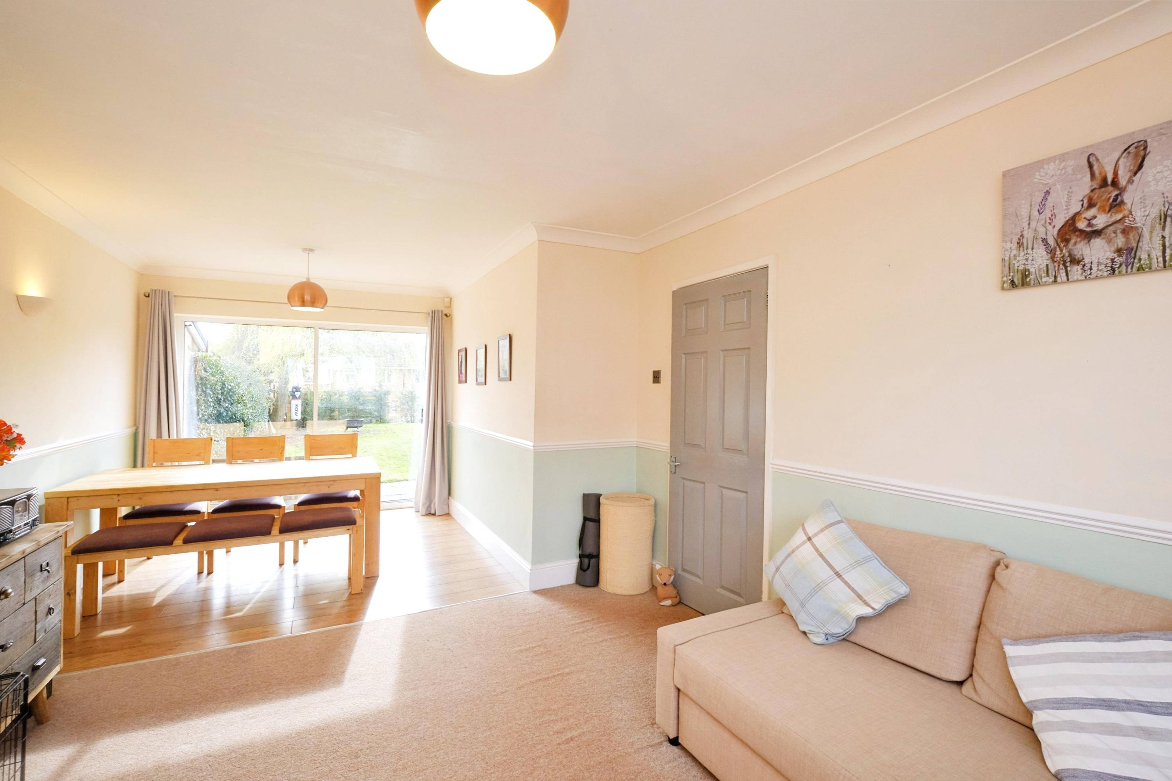 Lounge/Dining Room