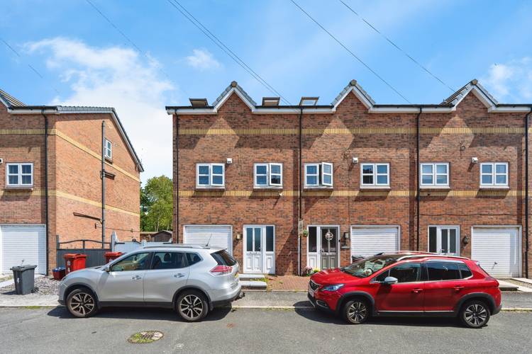 4 bedroom semi-detached house